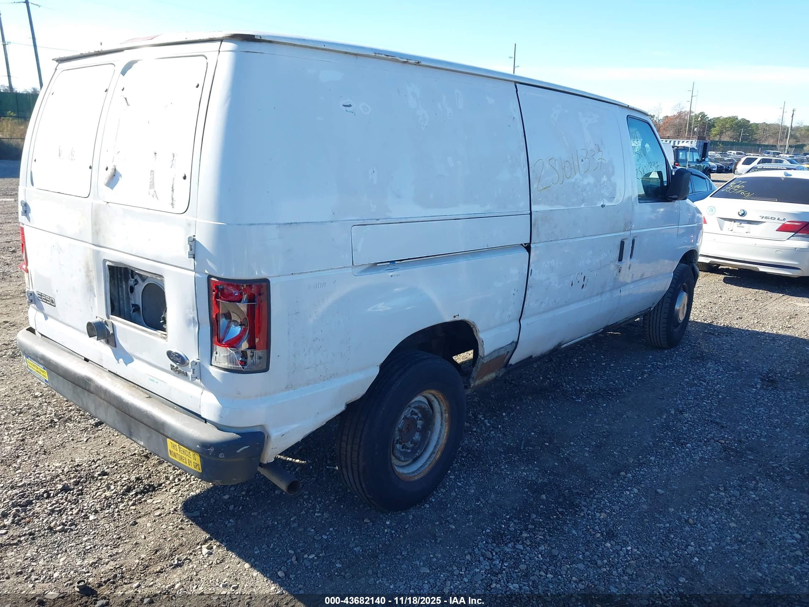 FORD E-250 image 4