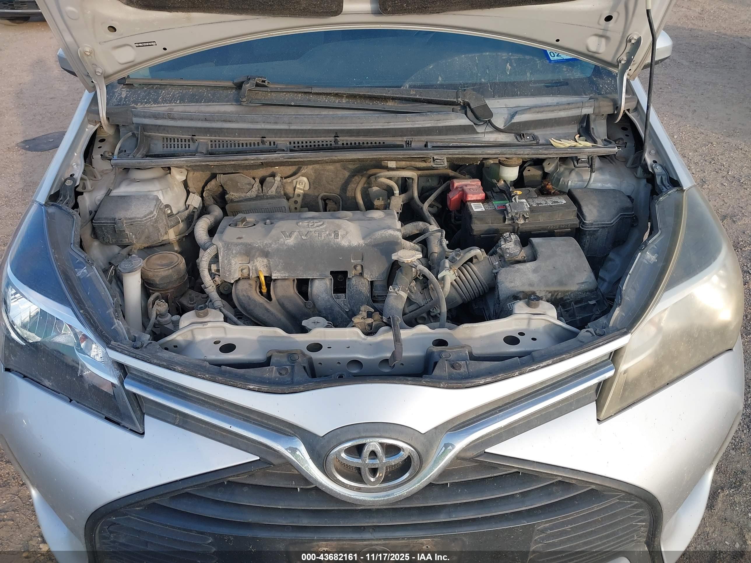TOYOTA YARIS image 10