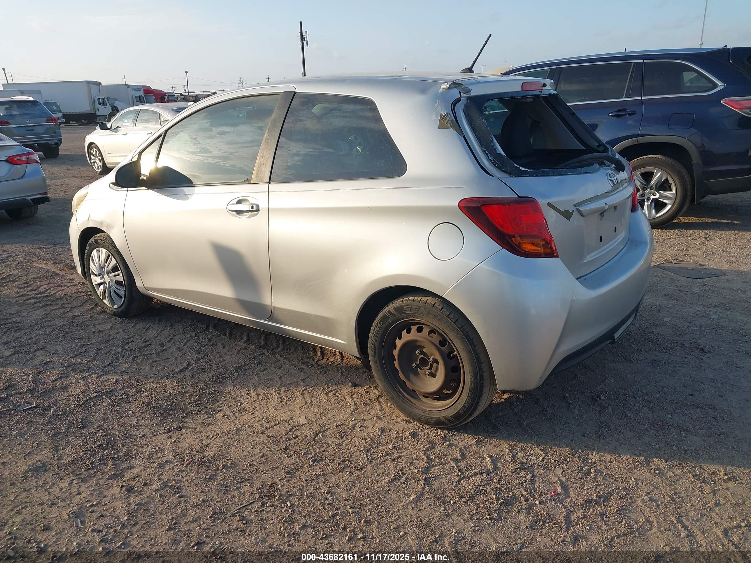 TOYOTA YARIS image 3