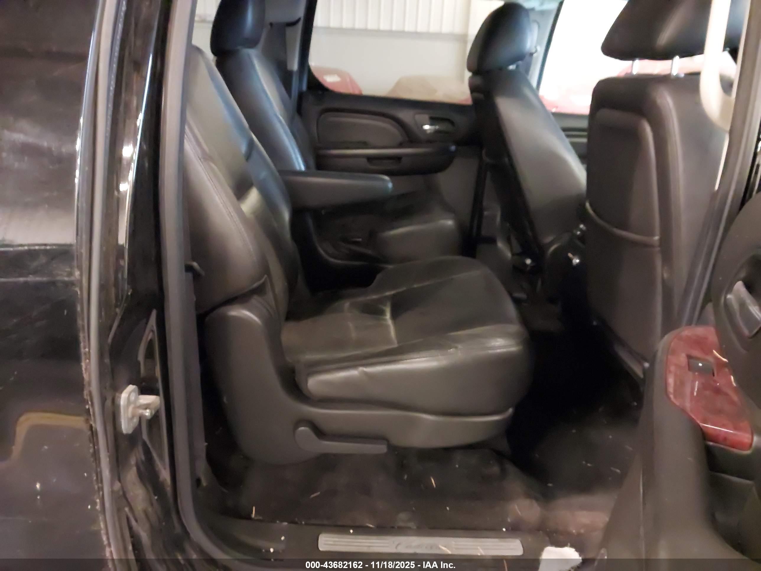 CADILLAC ESCALADE image 8