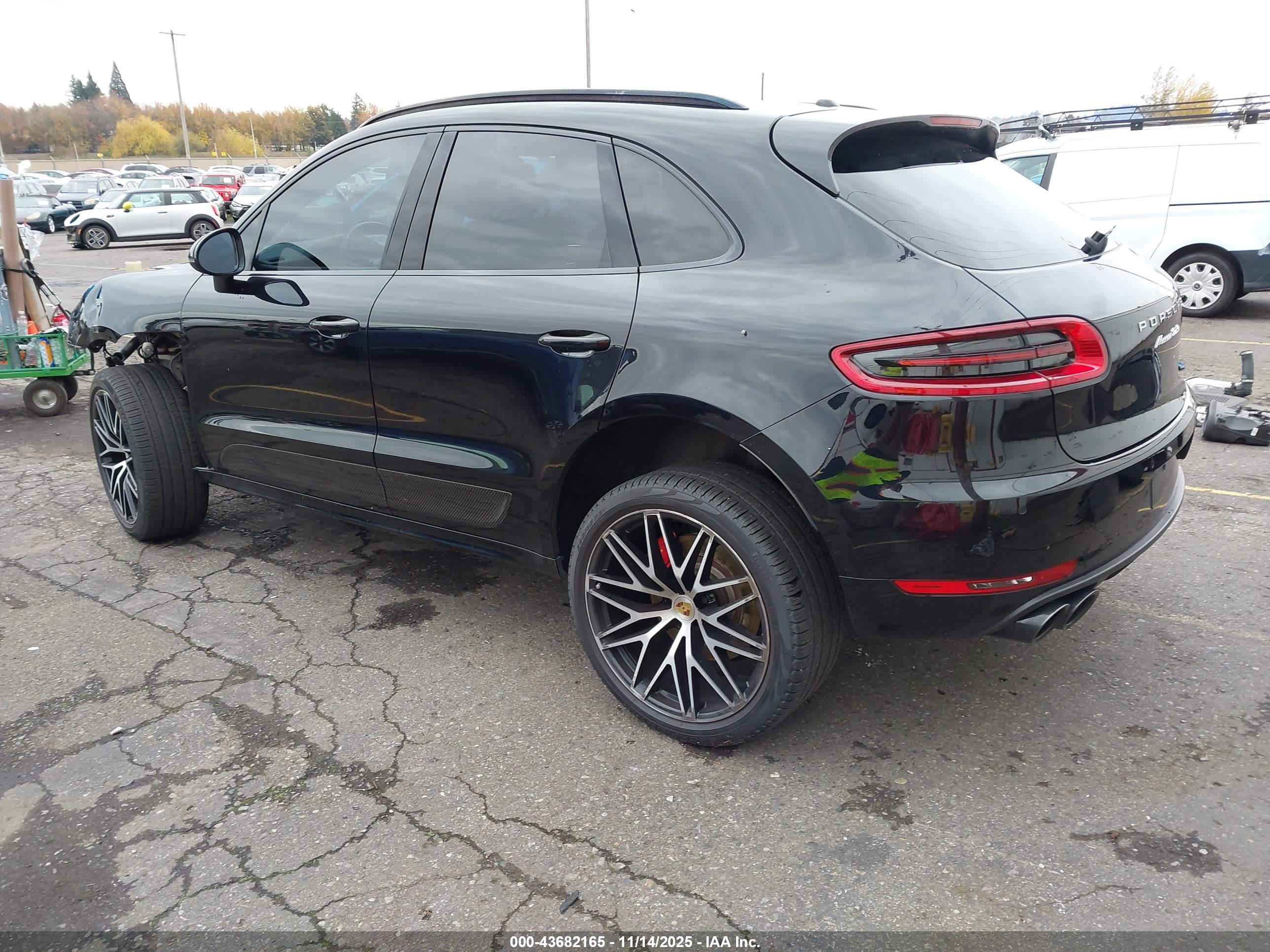 PORSCHE MACAN image 3