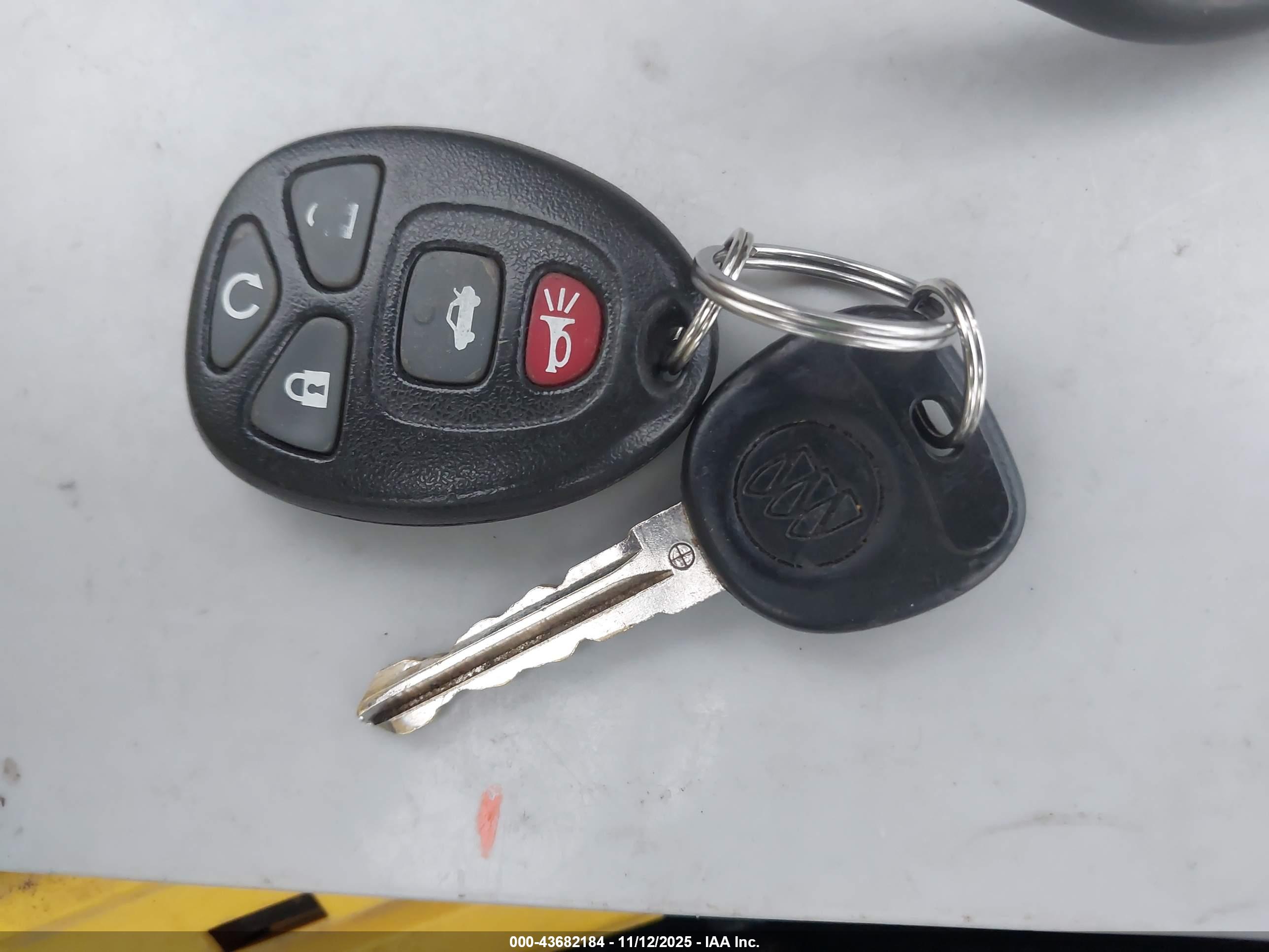 BUICK LUCERNE image 11