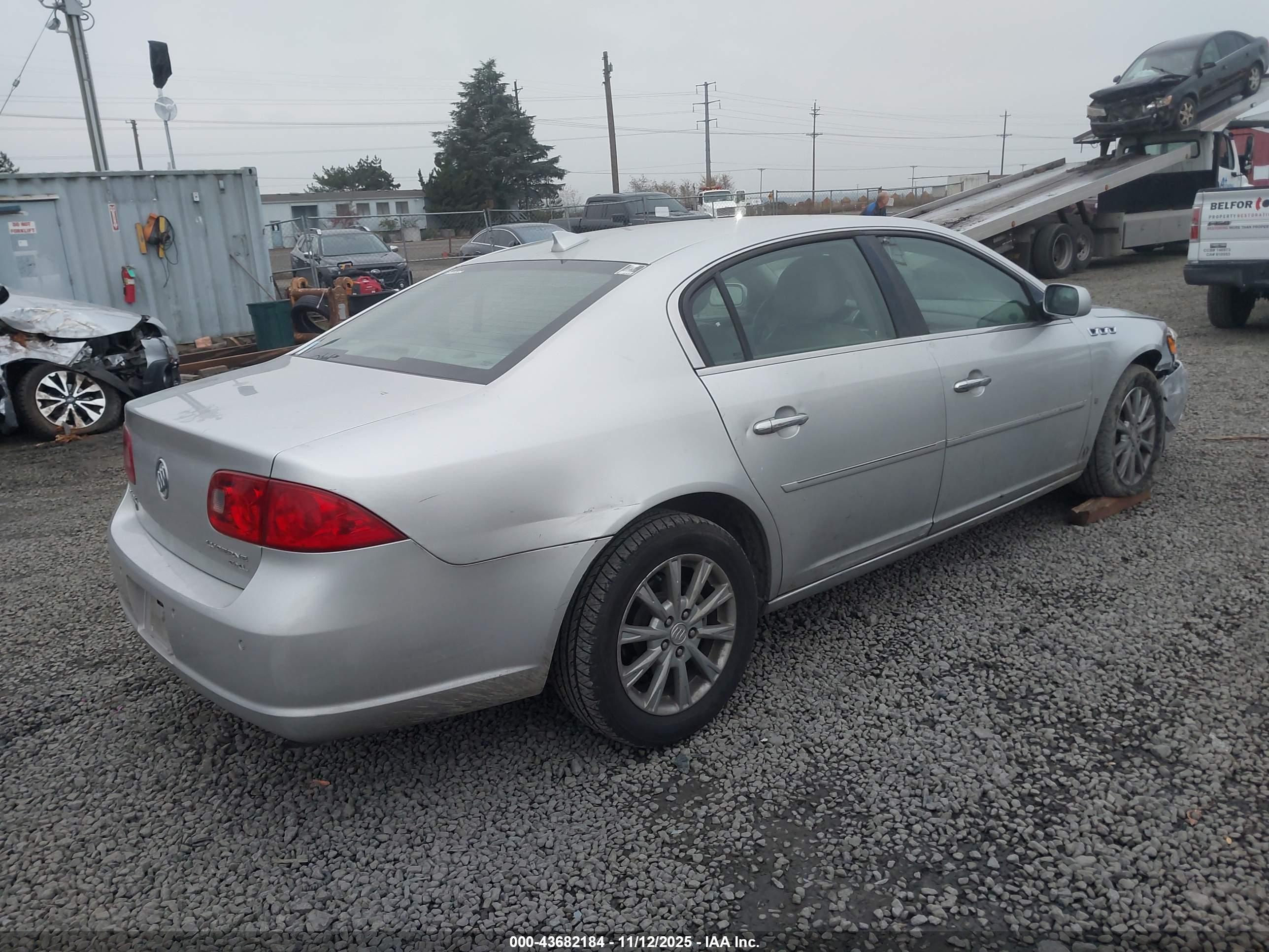 BUICK LUCERNE image 4
