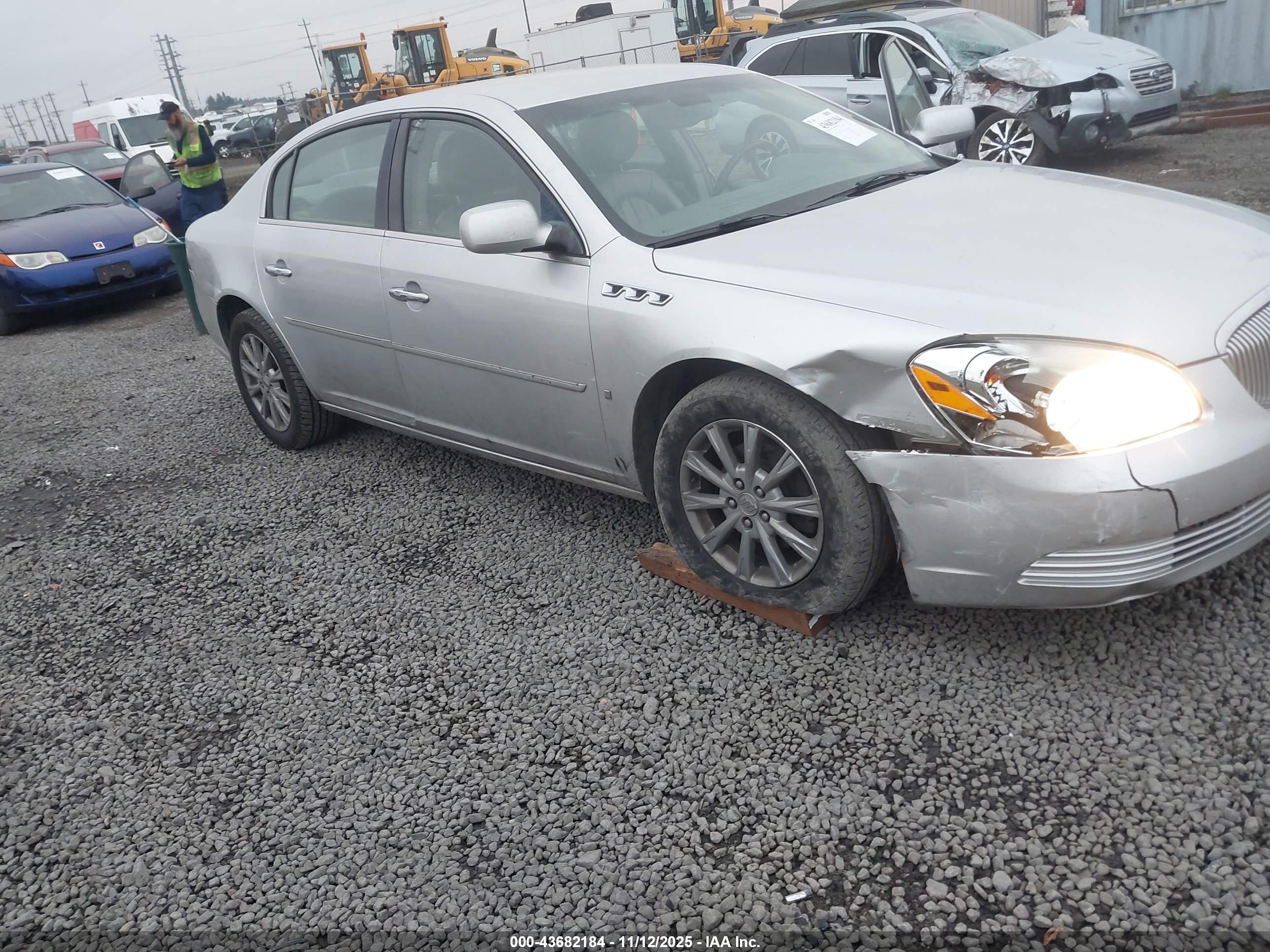 BUICK LUCERNE image 6