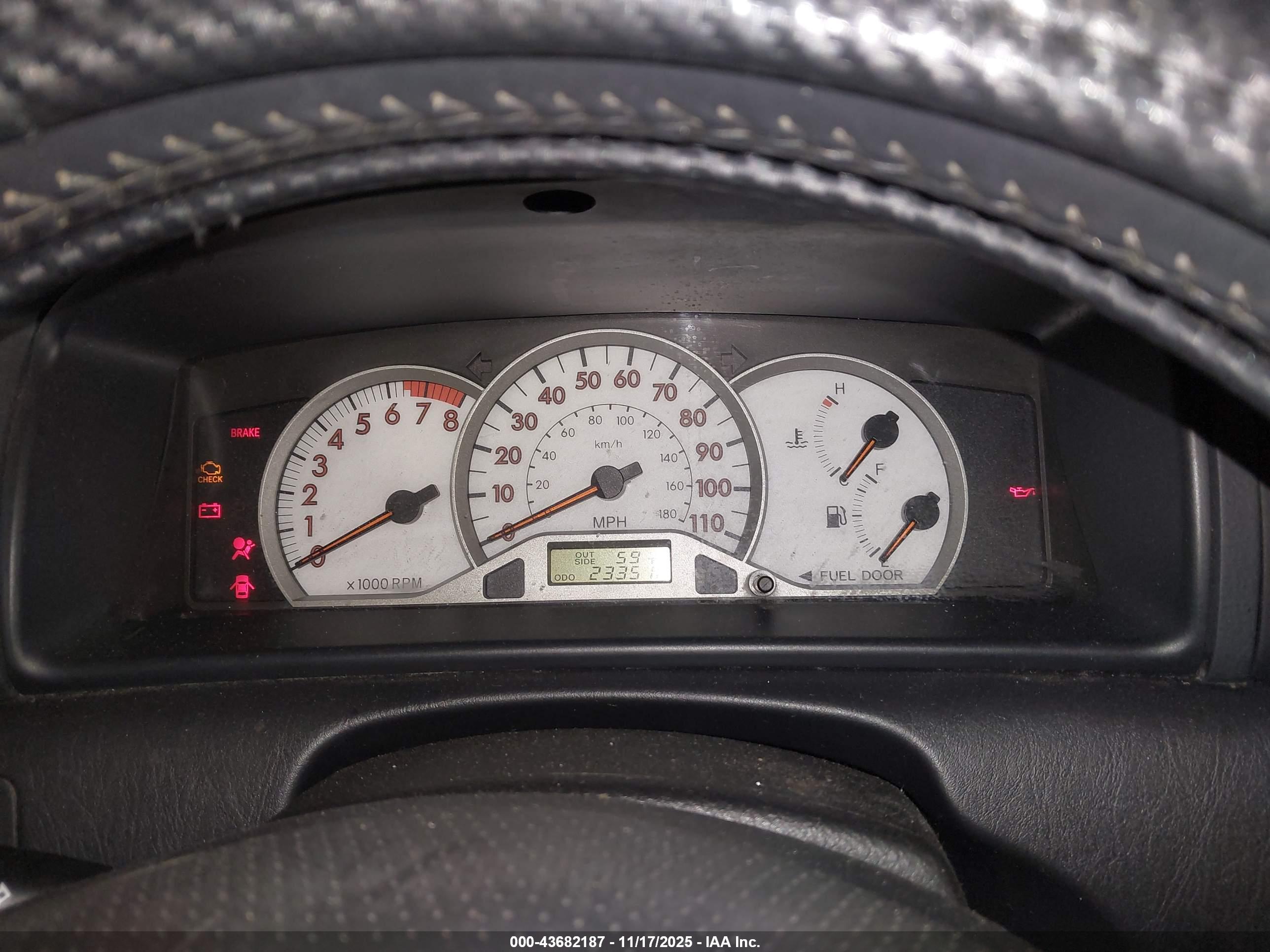 TOYOTA COROLLA image 7
