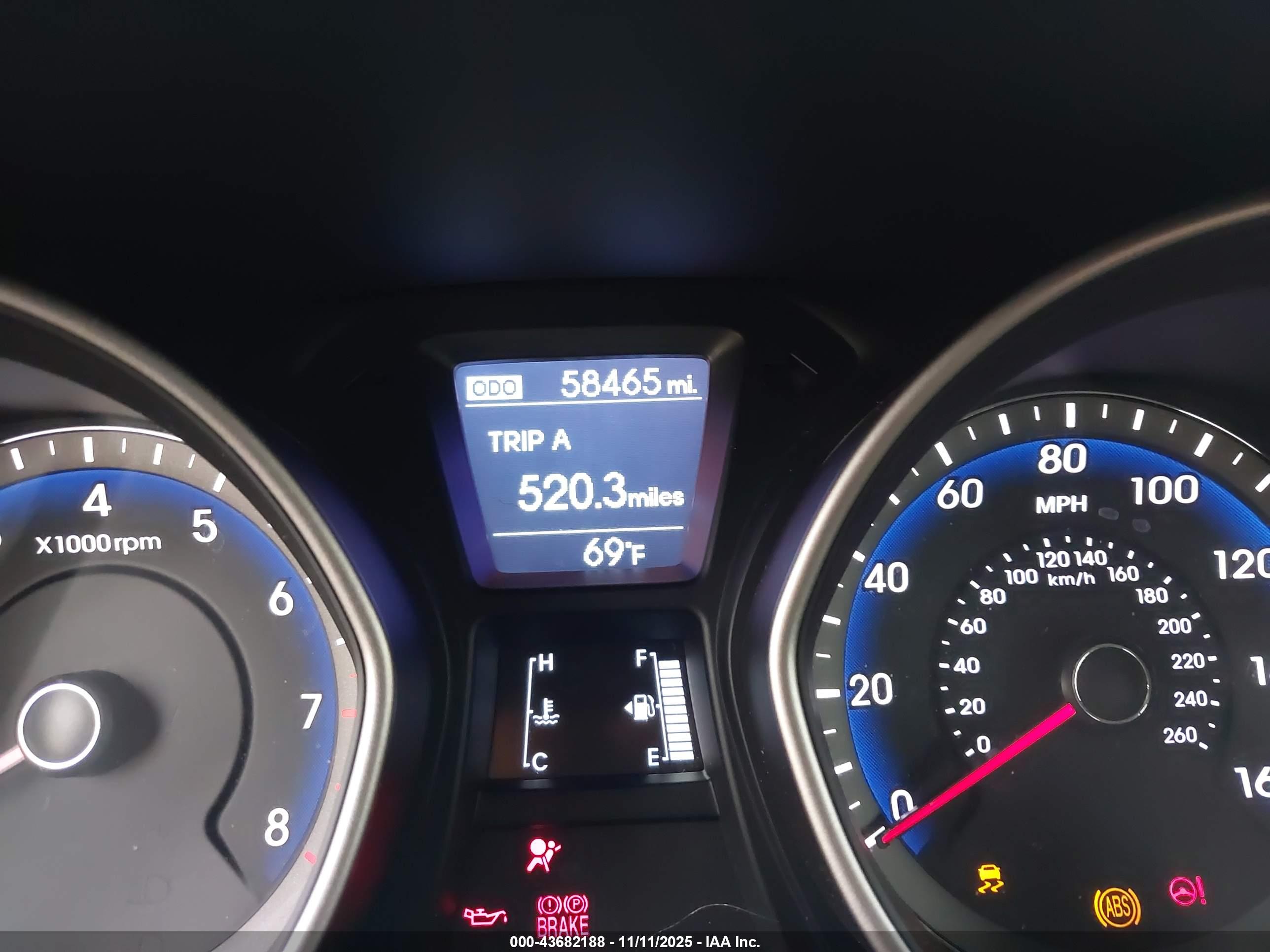 HYUNDAI ELANTRA image 7