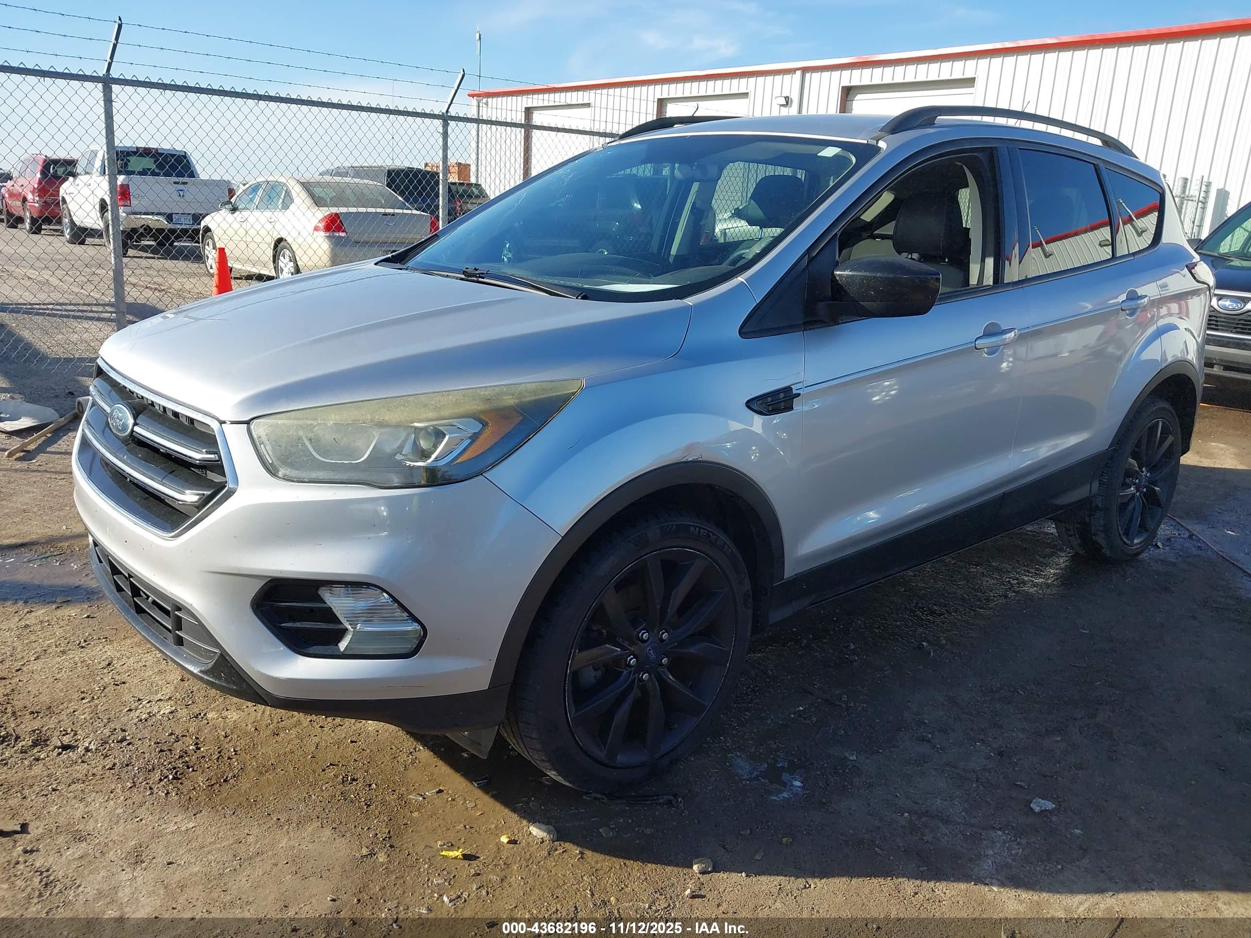 FORD ESCAPE image 2