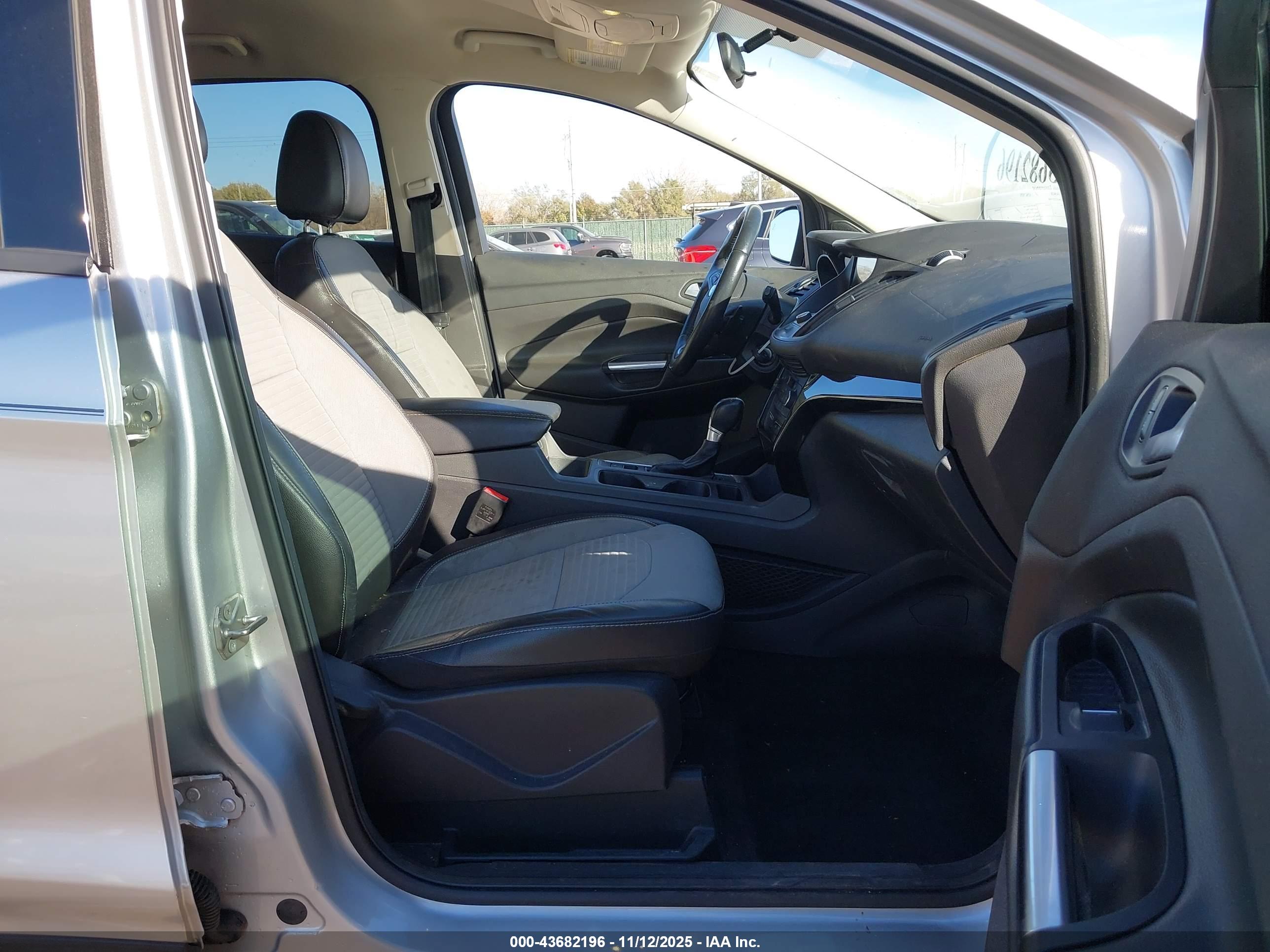 FORD ESCAPE image 5