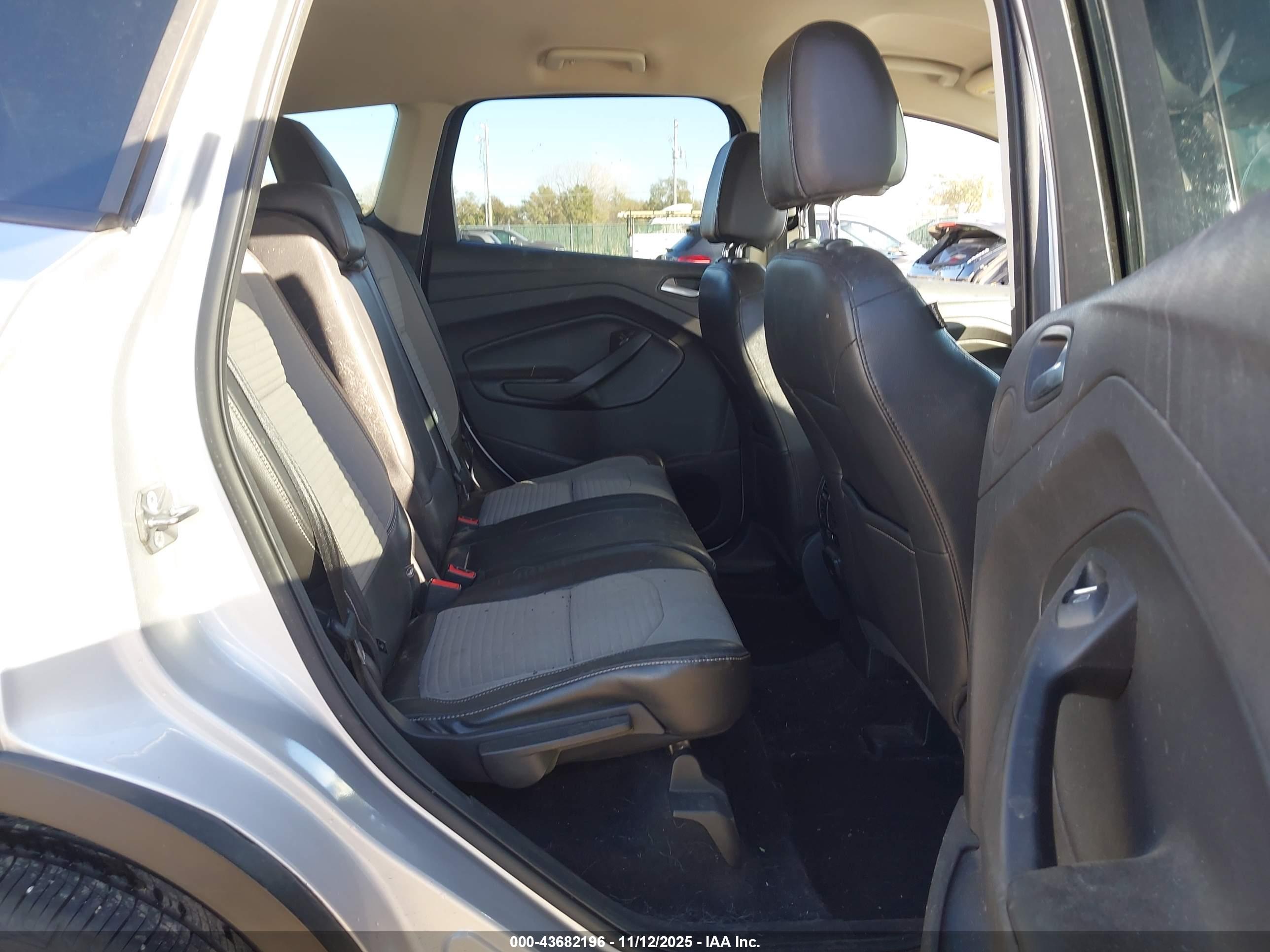 FORD ESCAPE image 8