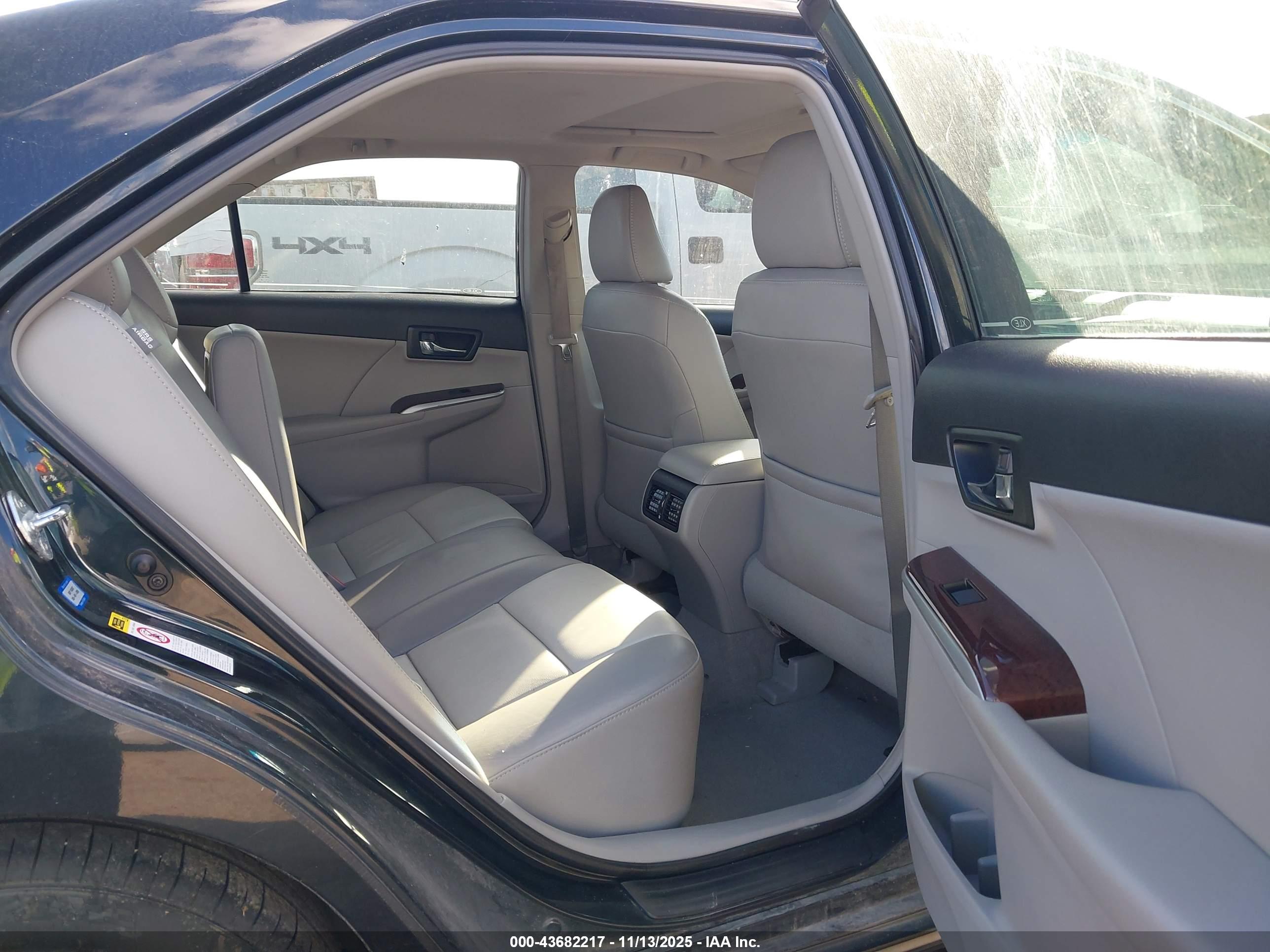 TOYOTA CAMRY image 8