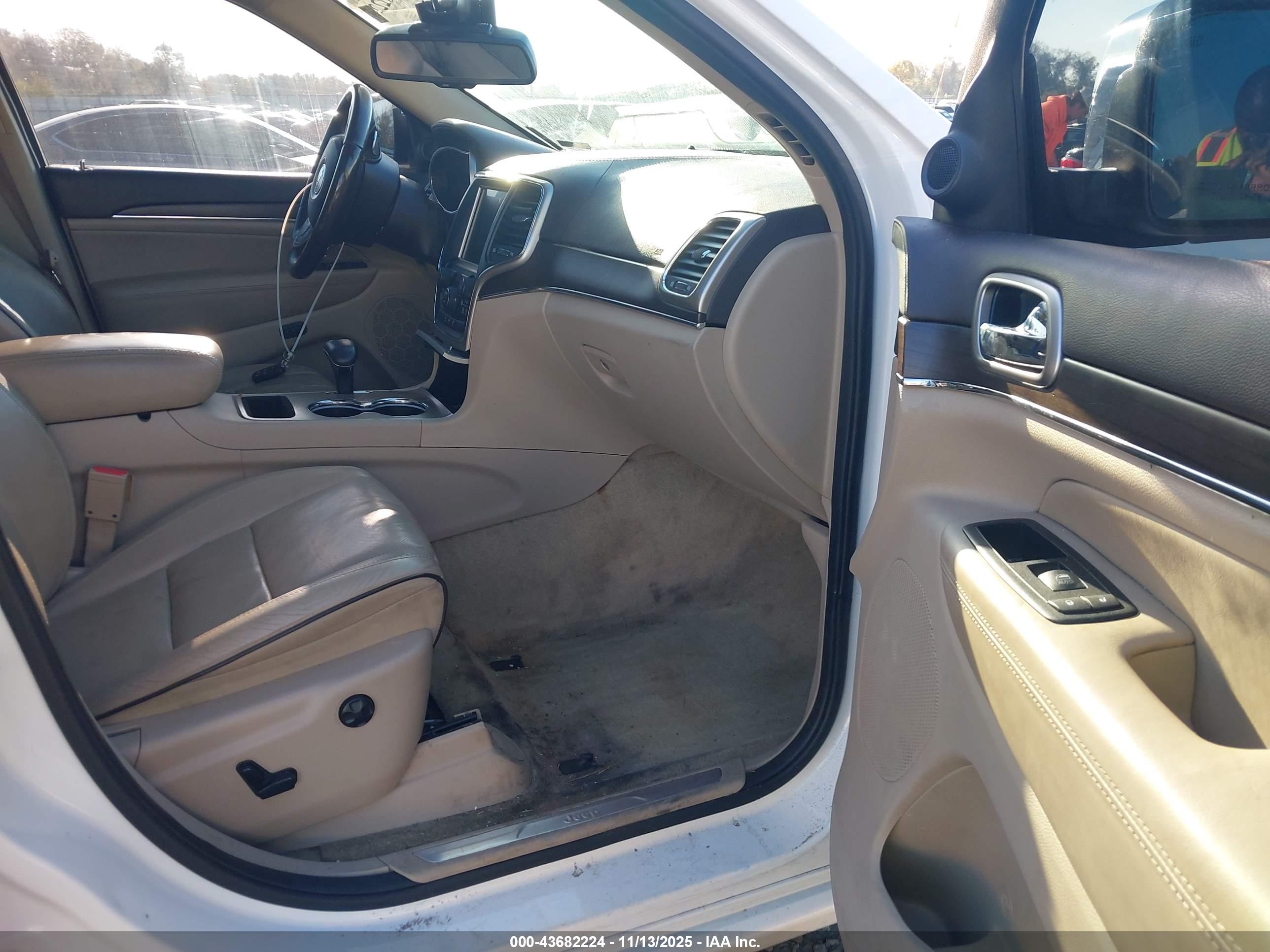 JEEP GRAND image 5