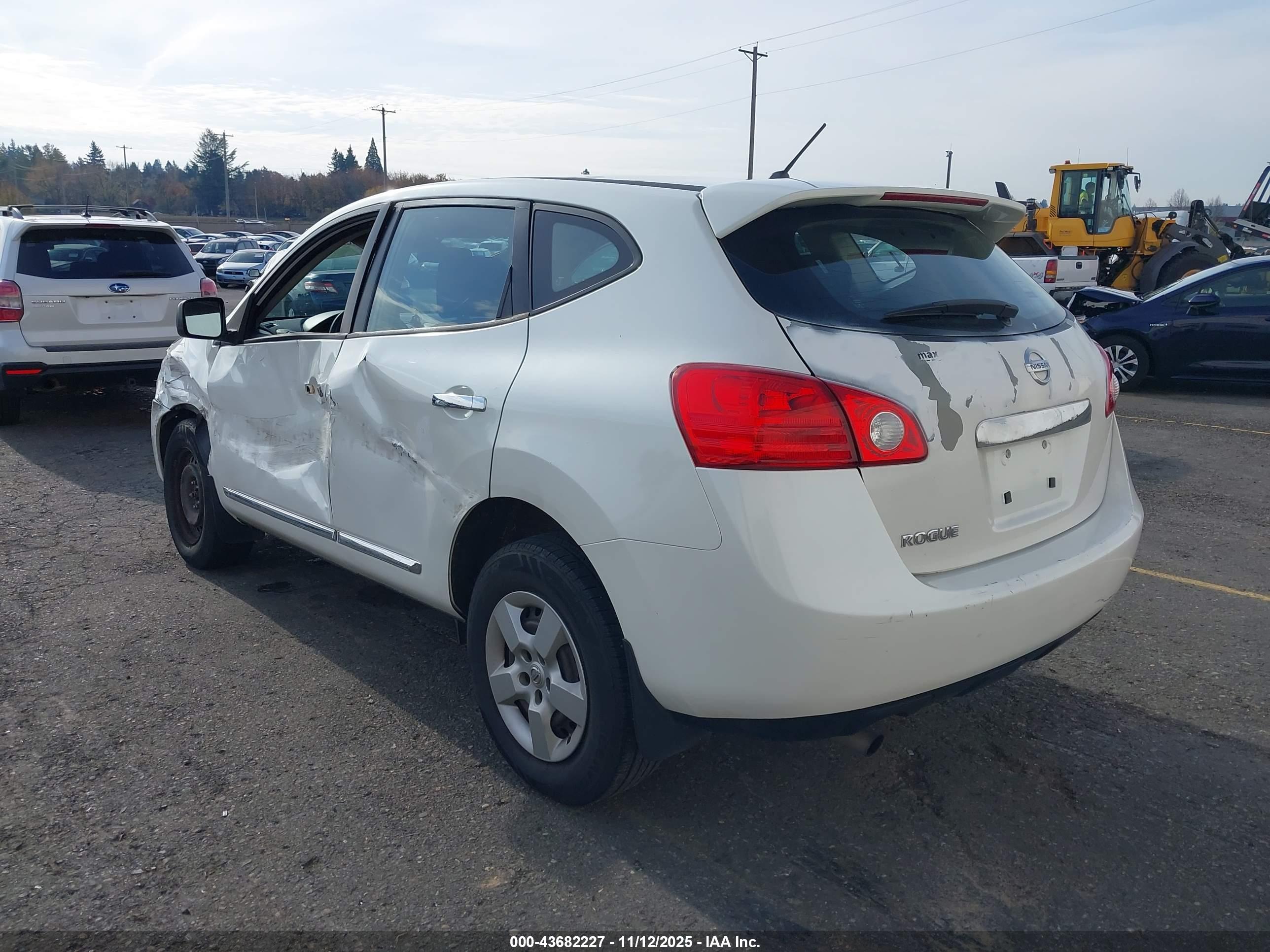 NISSAN ROGUE image 3