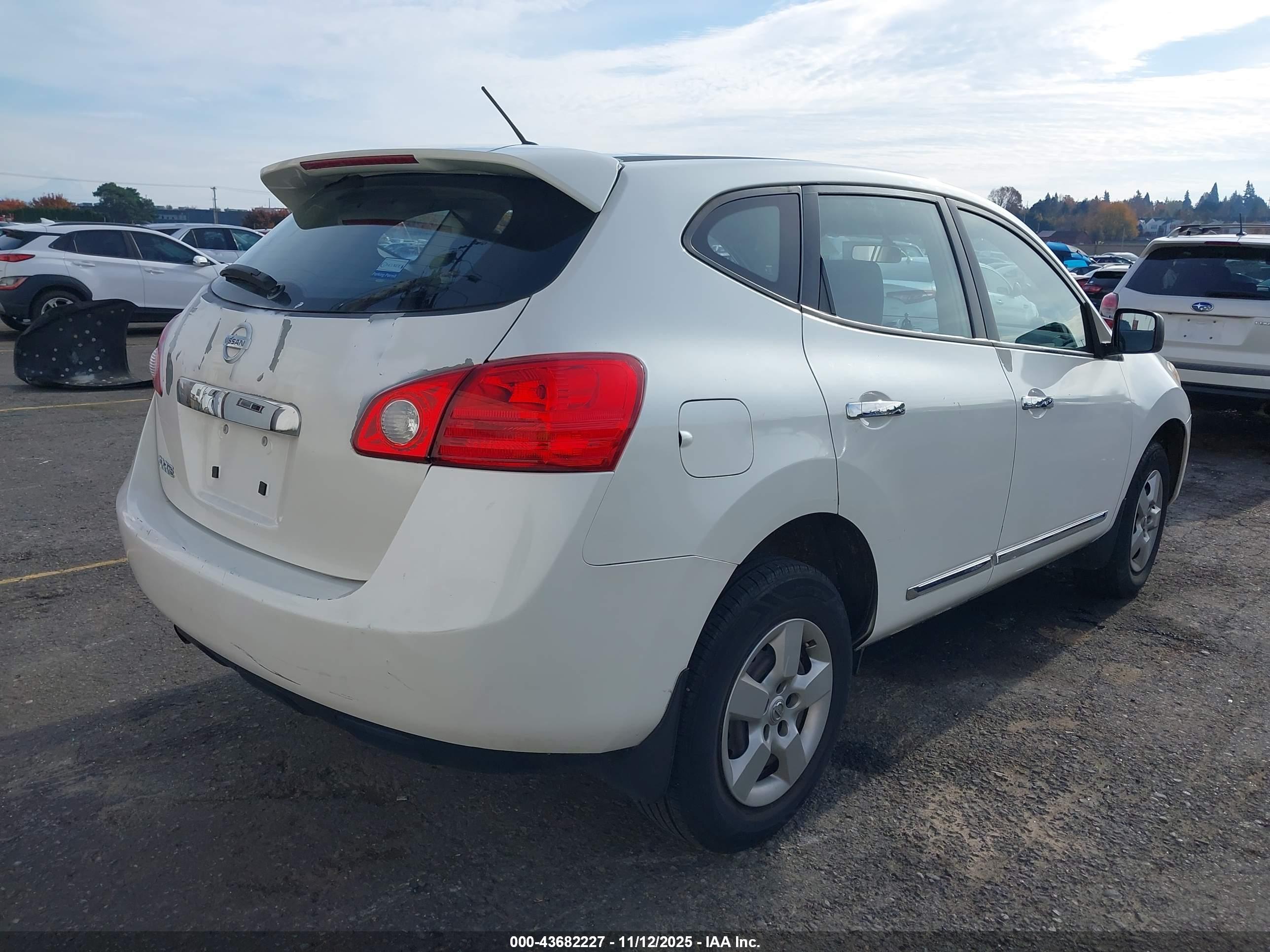 NISSAN ROGUE image 4
