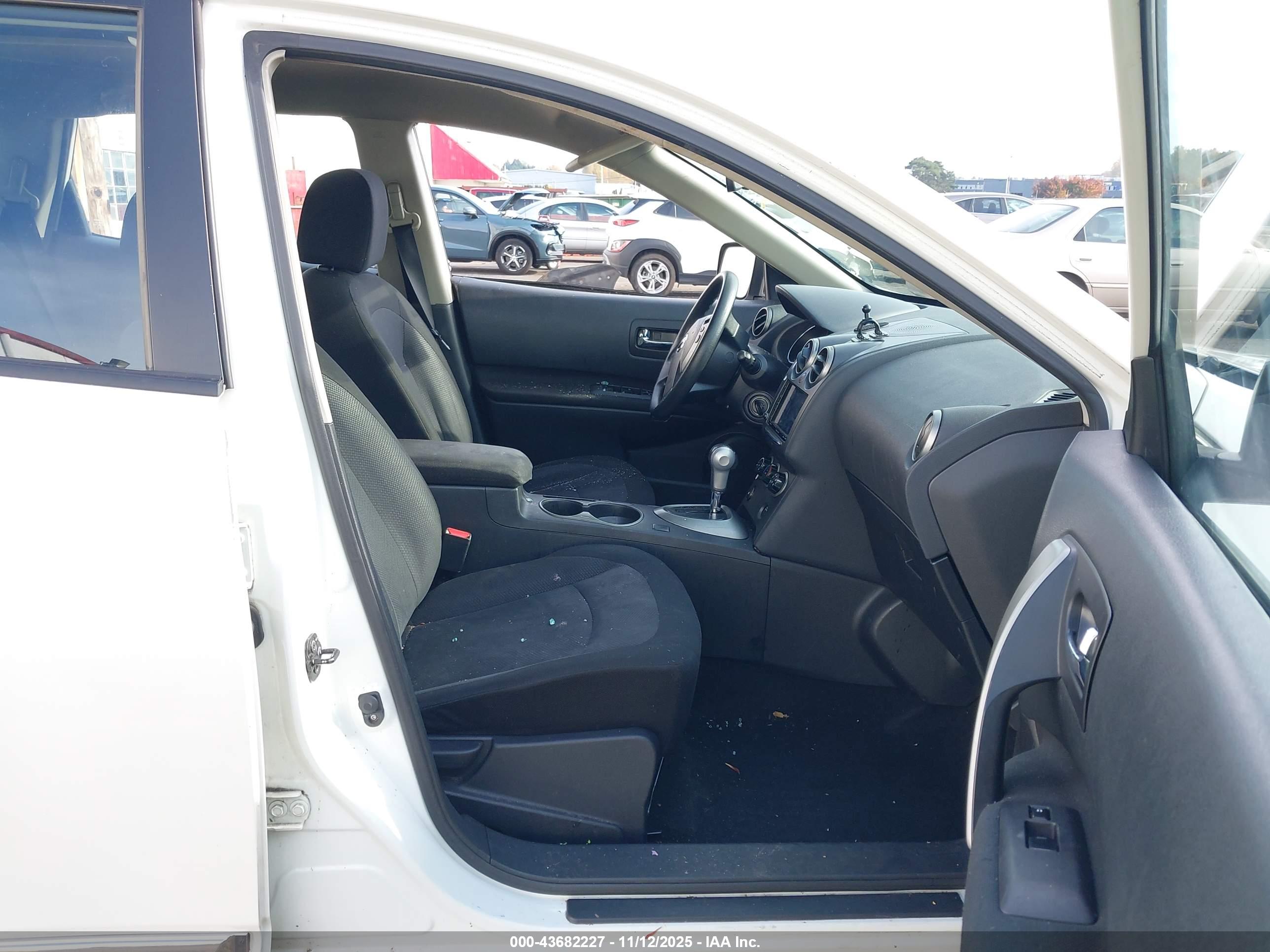 NISSAN ROGUE image 5