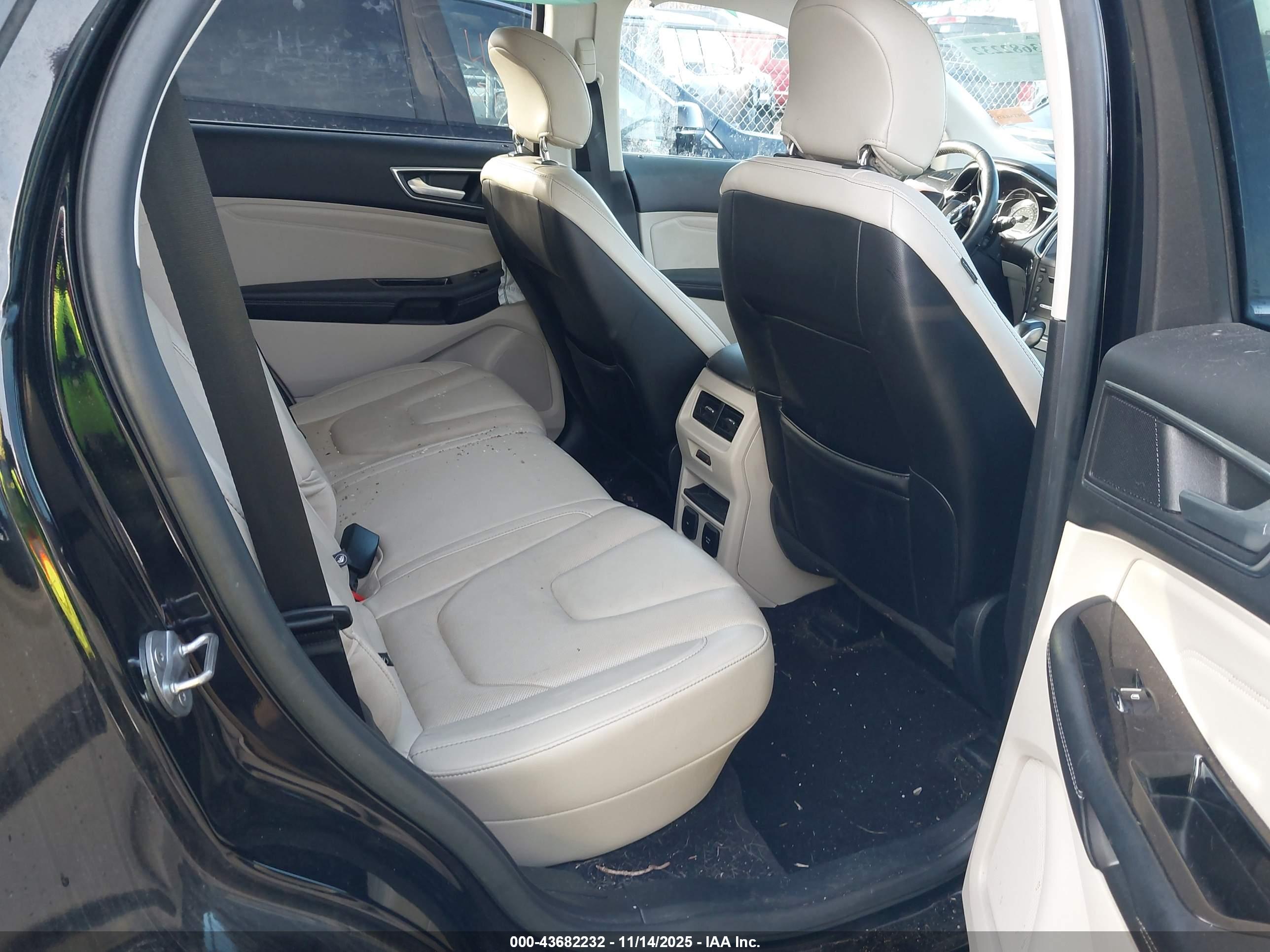FORD EDGE image 8