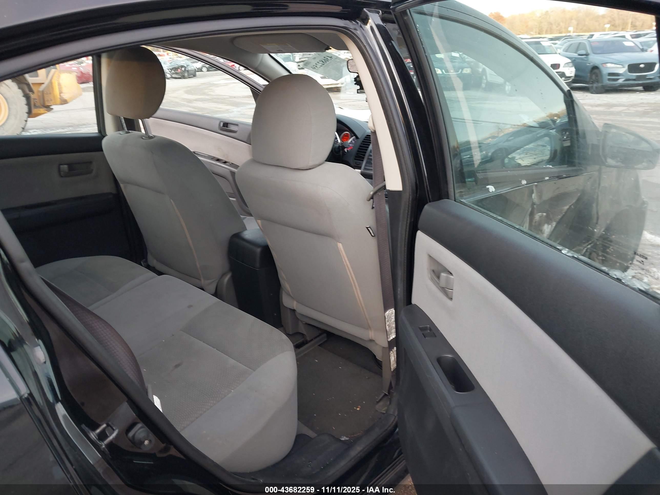 NISSAN SENTRA image 8