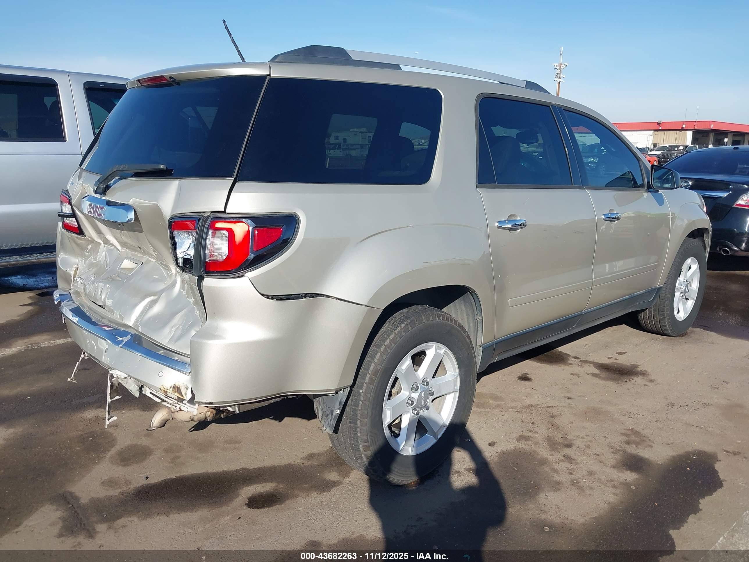 GMC ACADIA image 4