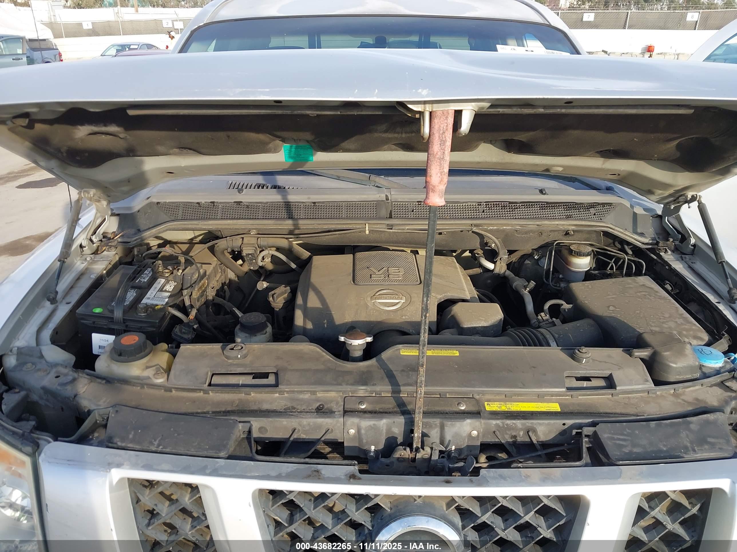 NISSAN TITAN image 10