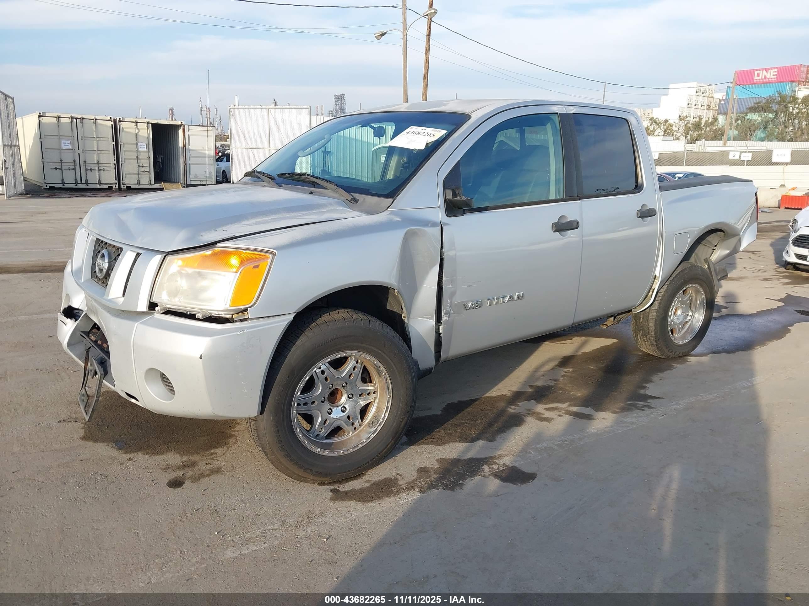 NISSAN TITAN image 2