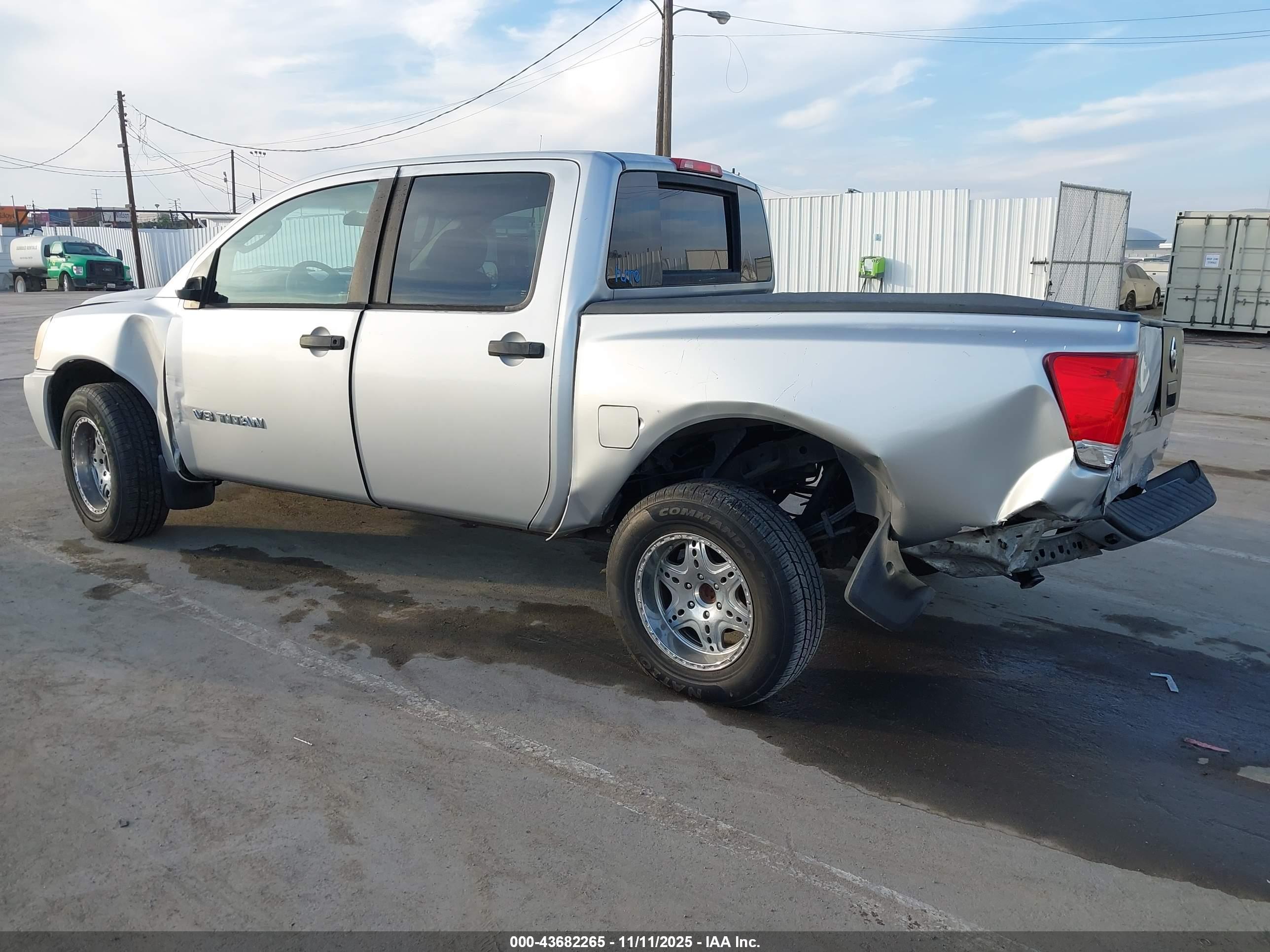 NISSAN TITAN image 3