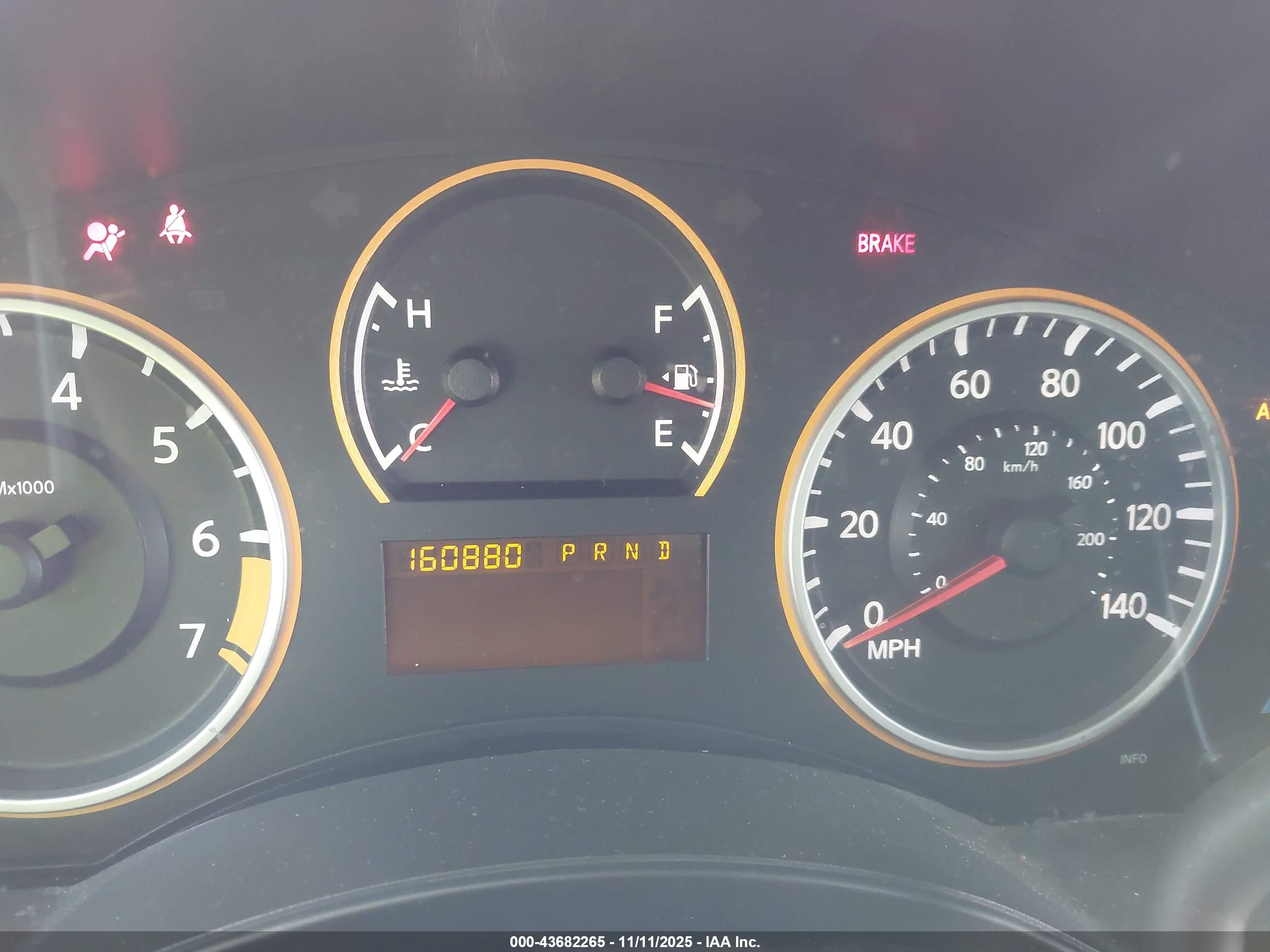 NISSAN TITAN image 7