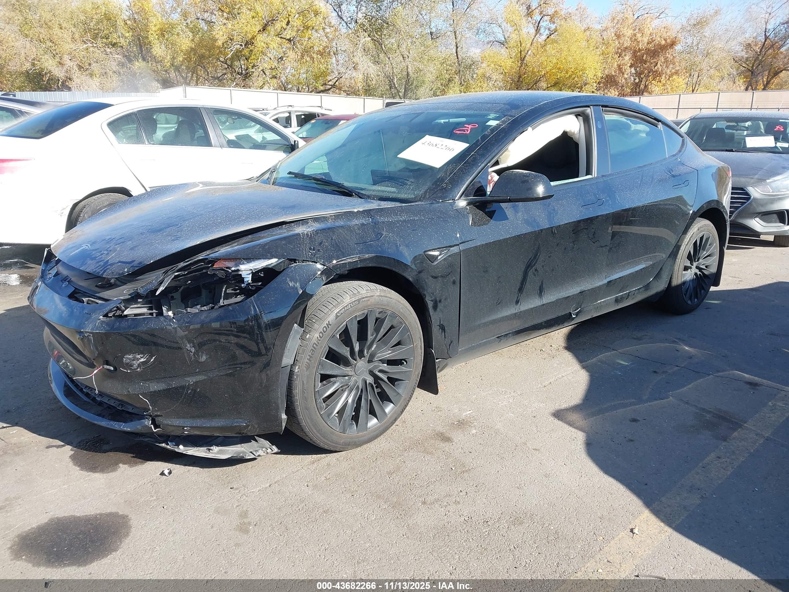TESLA MODEL image 2