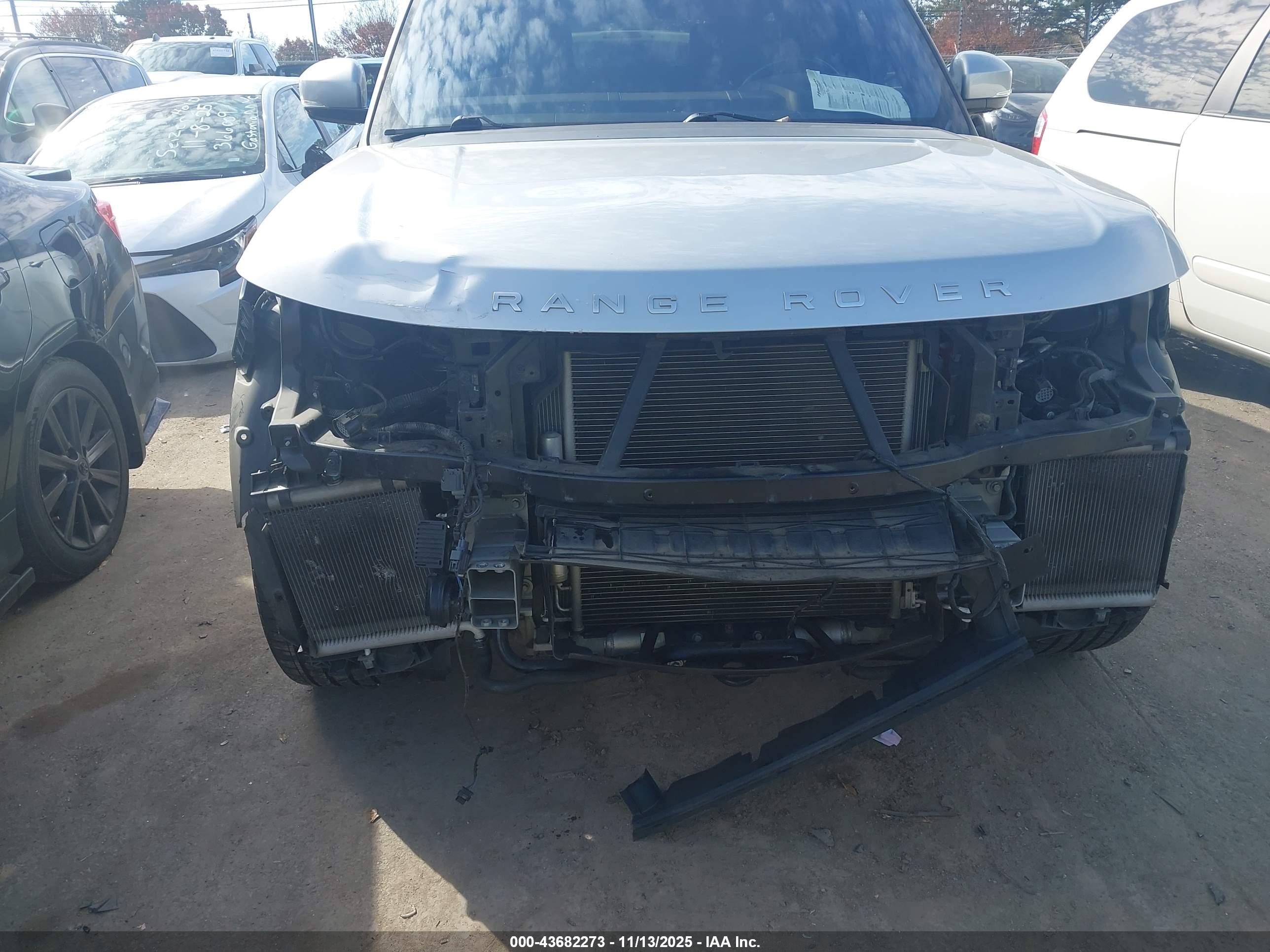 LAND ROVER image 6