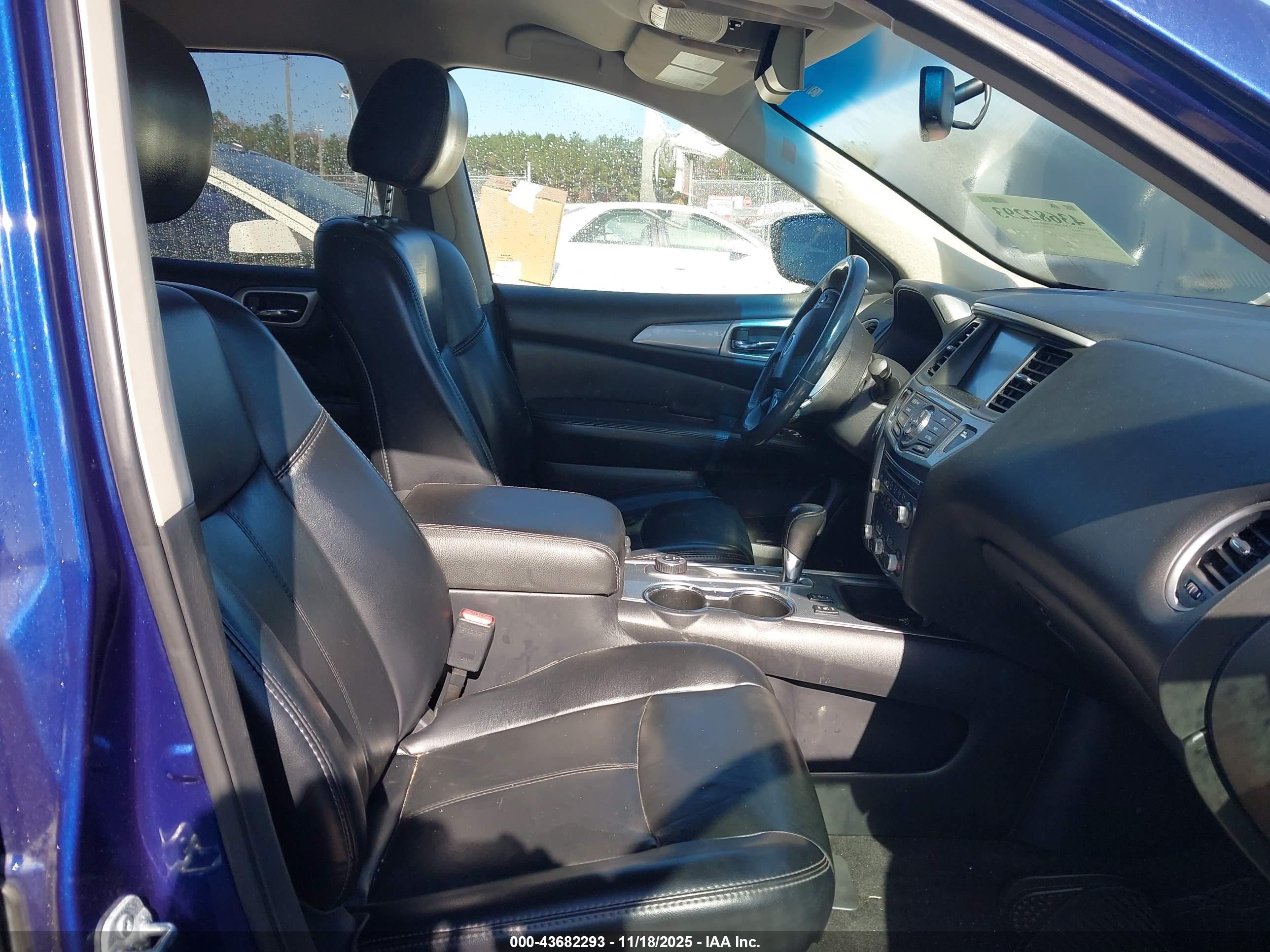 NISSAN PATHFINDER image 5
