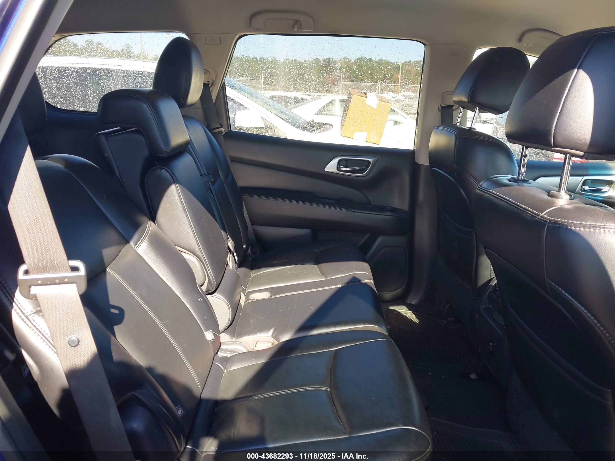 NISSAN PATHFINDER image 8