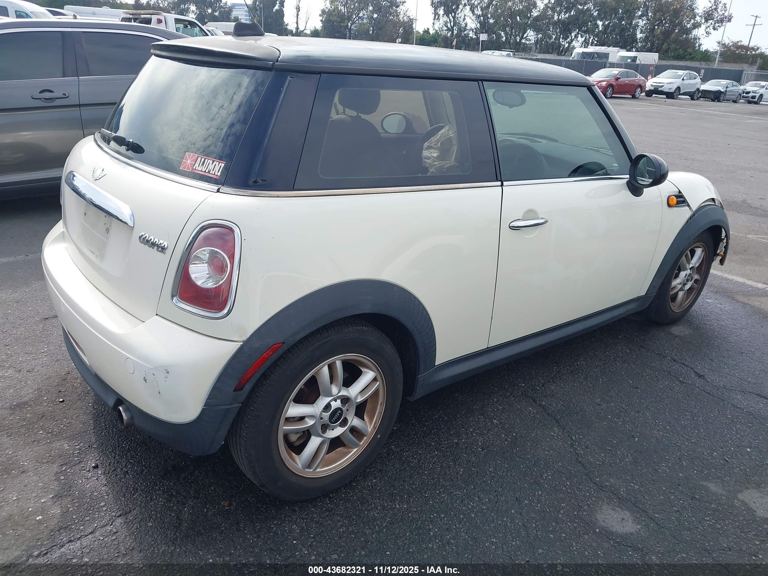 MINI COOPER image 4