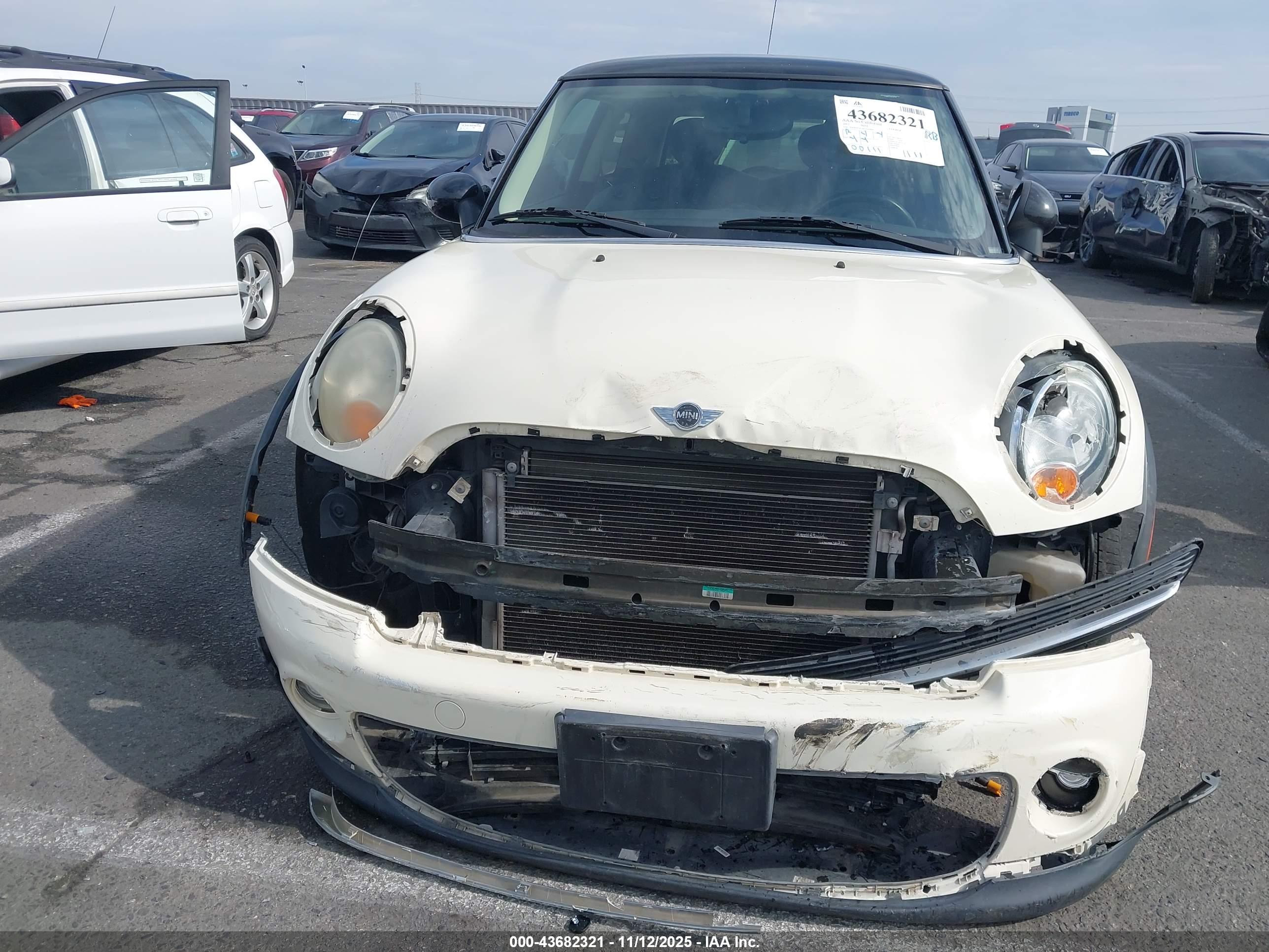 MINI COOPER image 6