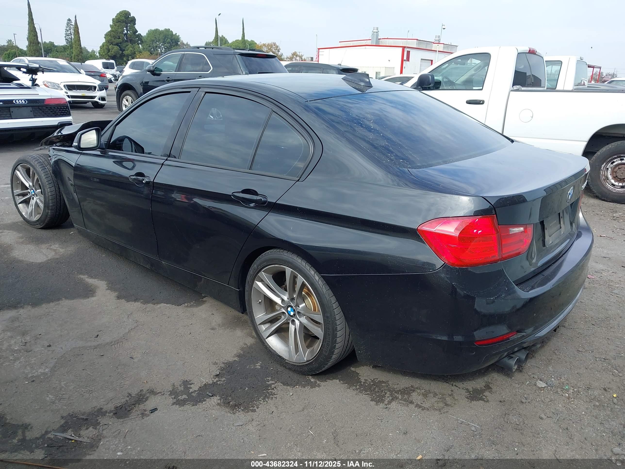 BMW 328I image 3