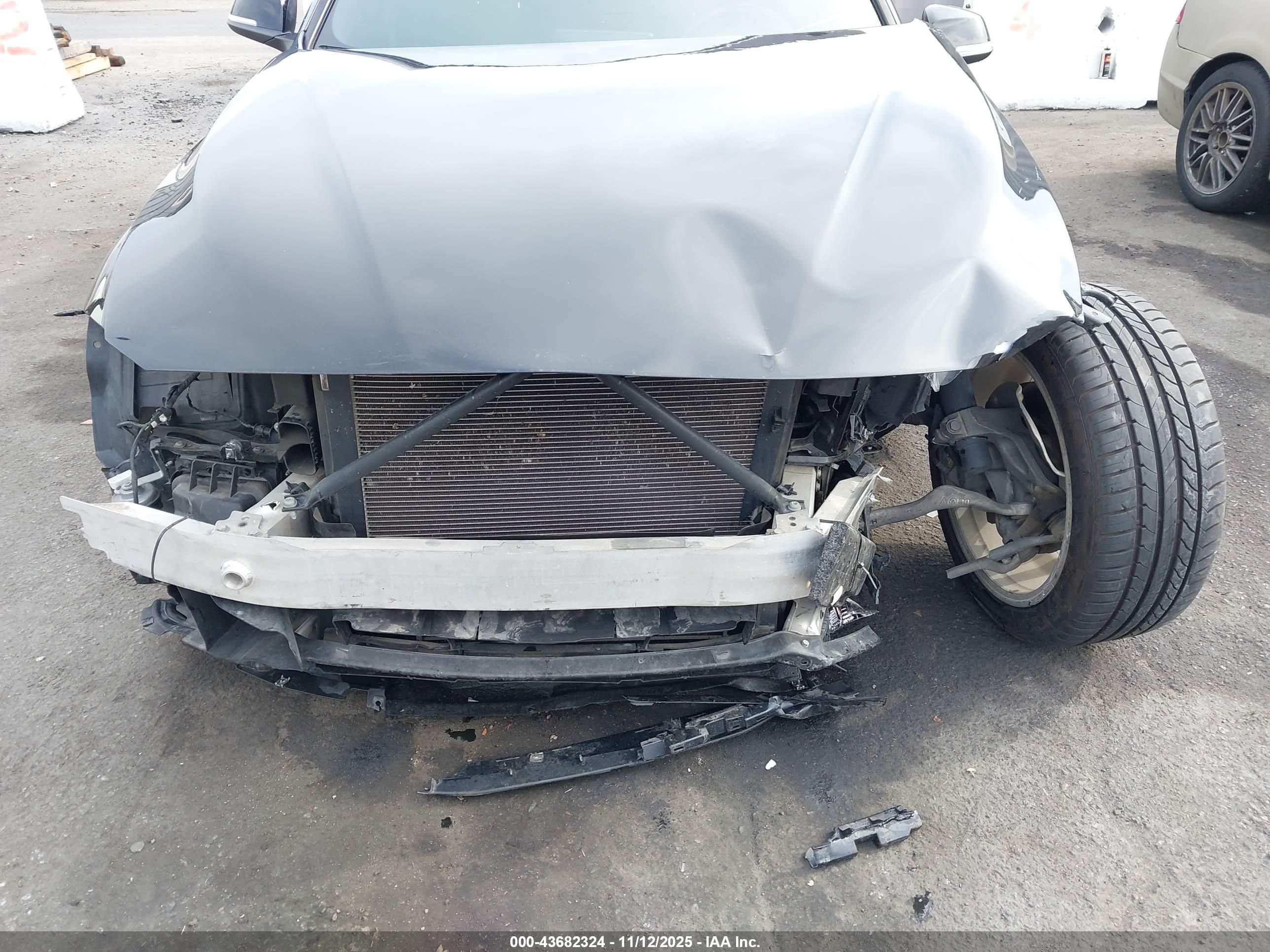 BMW 328I image 6