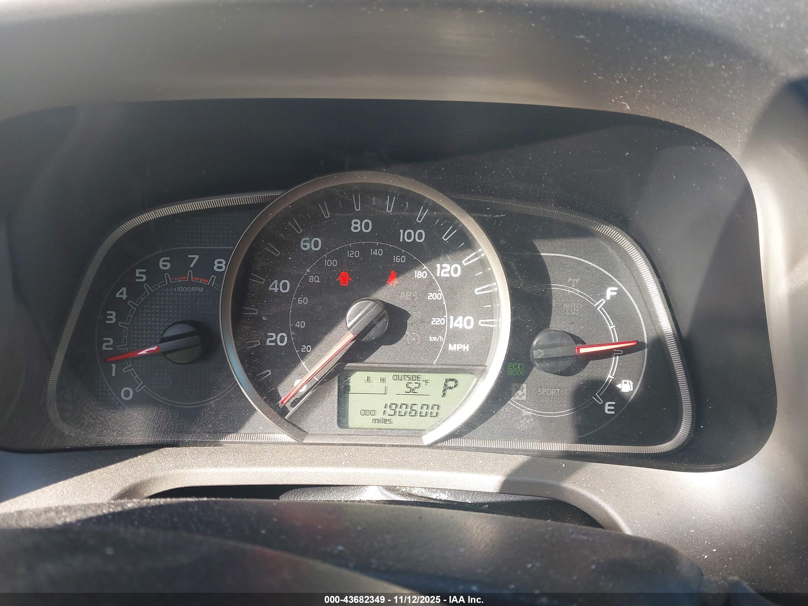 TOYOTA RAV4 image 7