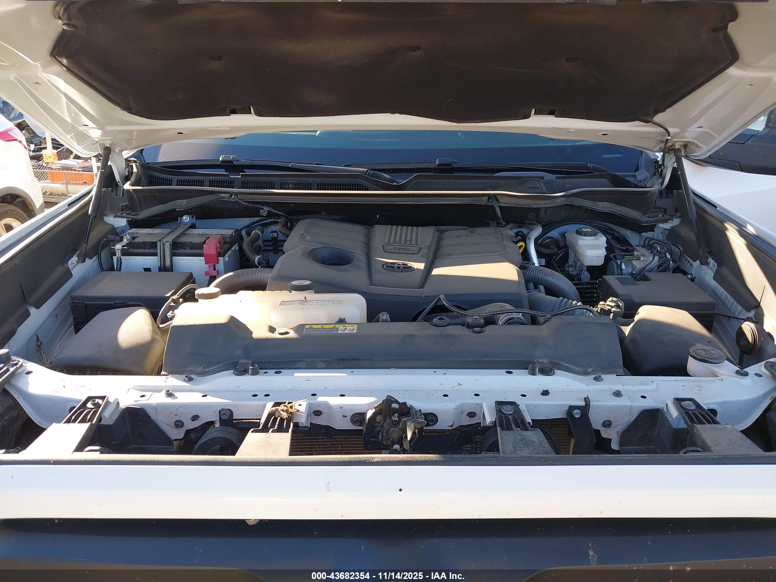 TOYOTA TUNDRA image 10