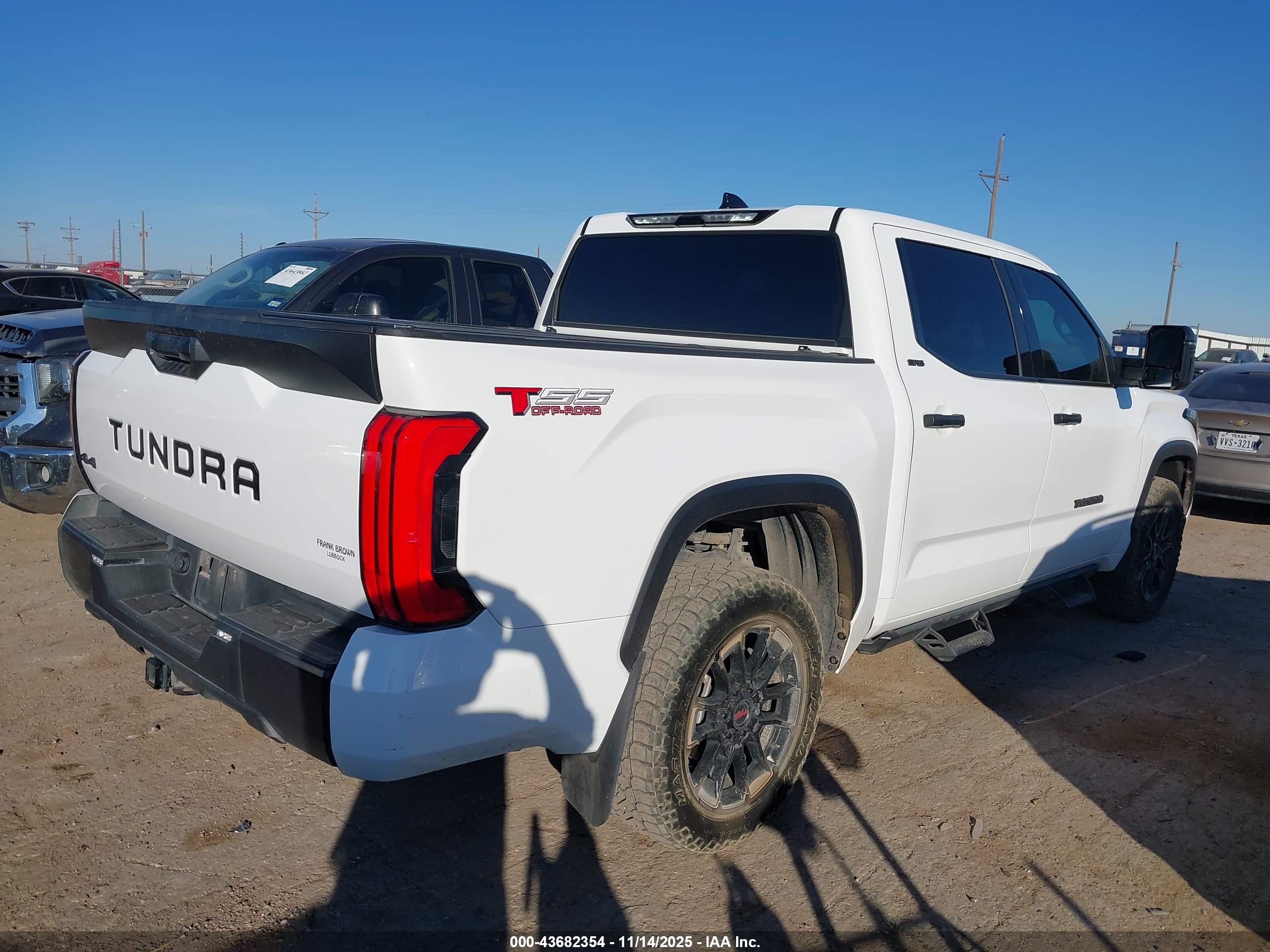 TOYOTA TUNDRA image 4