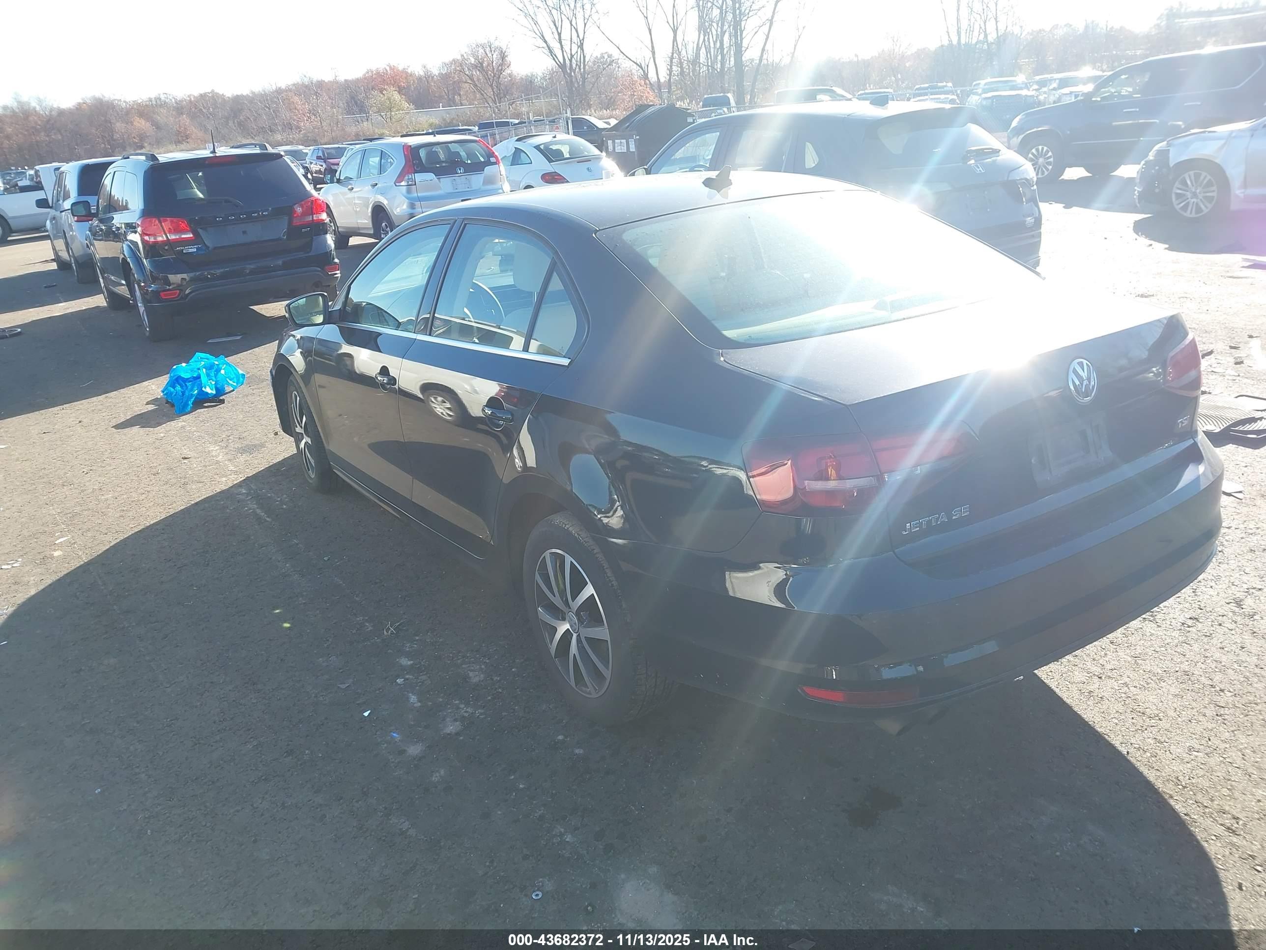 VOLKSWAGEN JETTA image 3