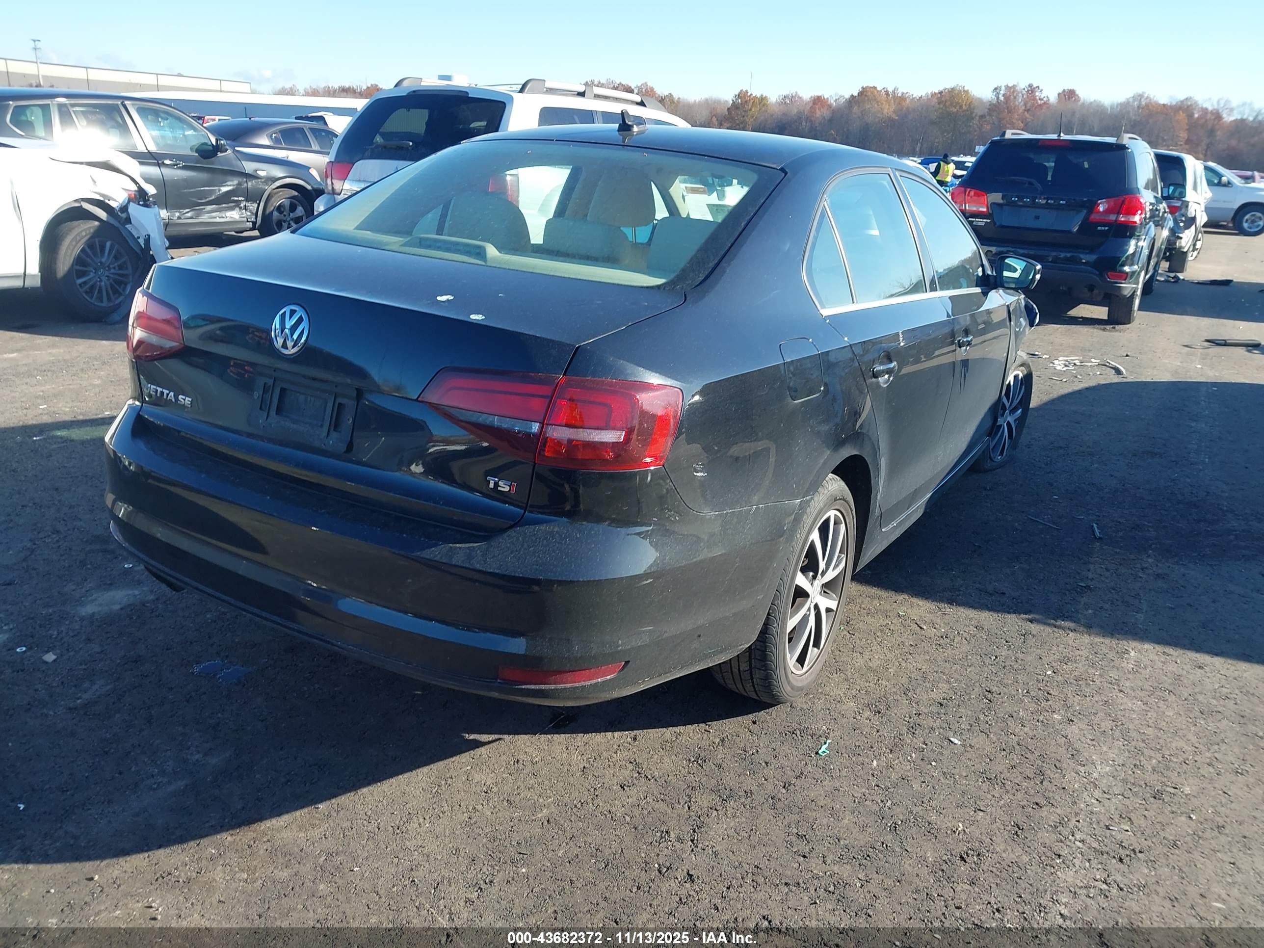 VOLKSWAGEN JETTA image 4