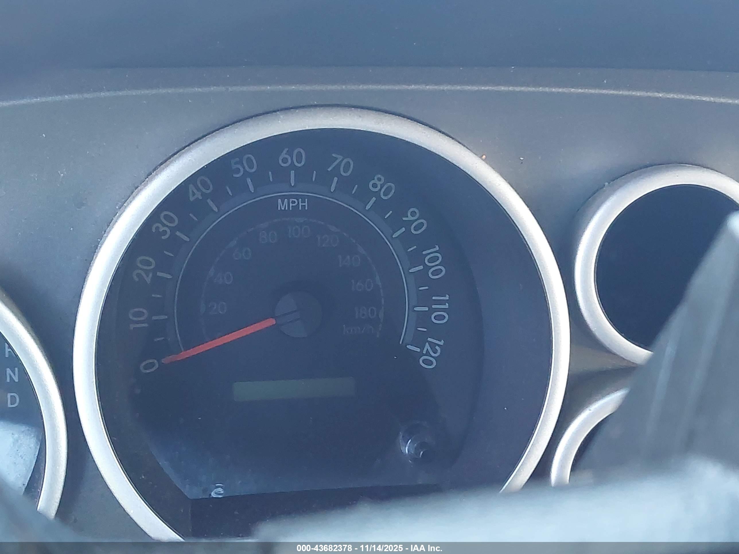 TOYOTA TUNDRA image 7