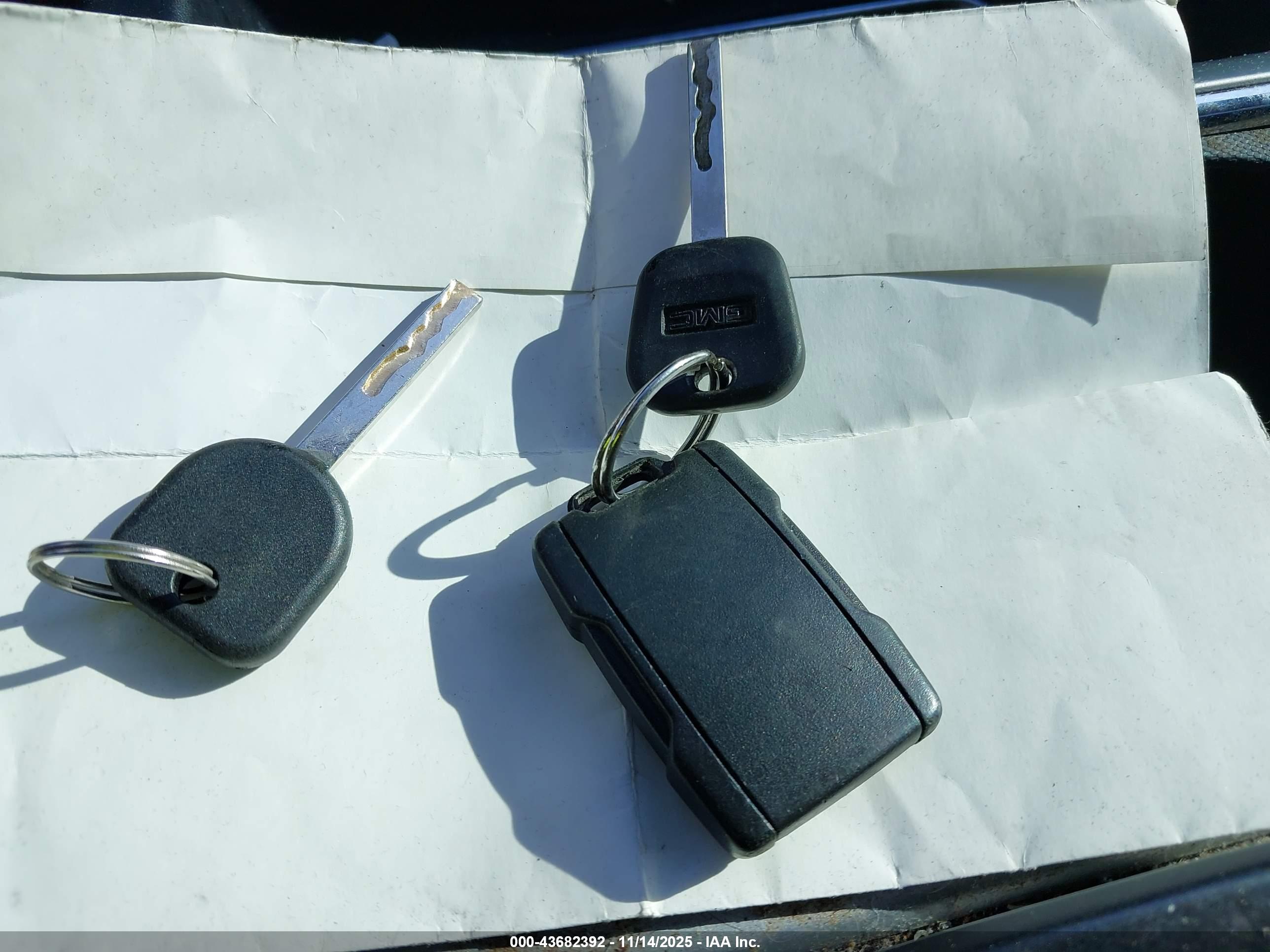 GMC SIERRA image 11