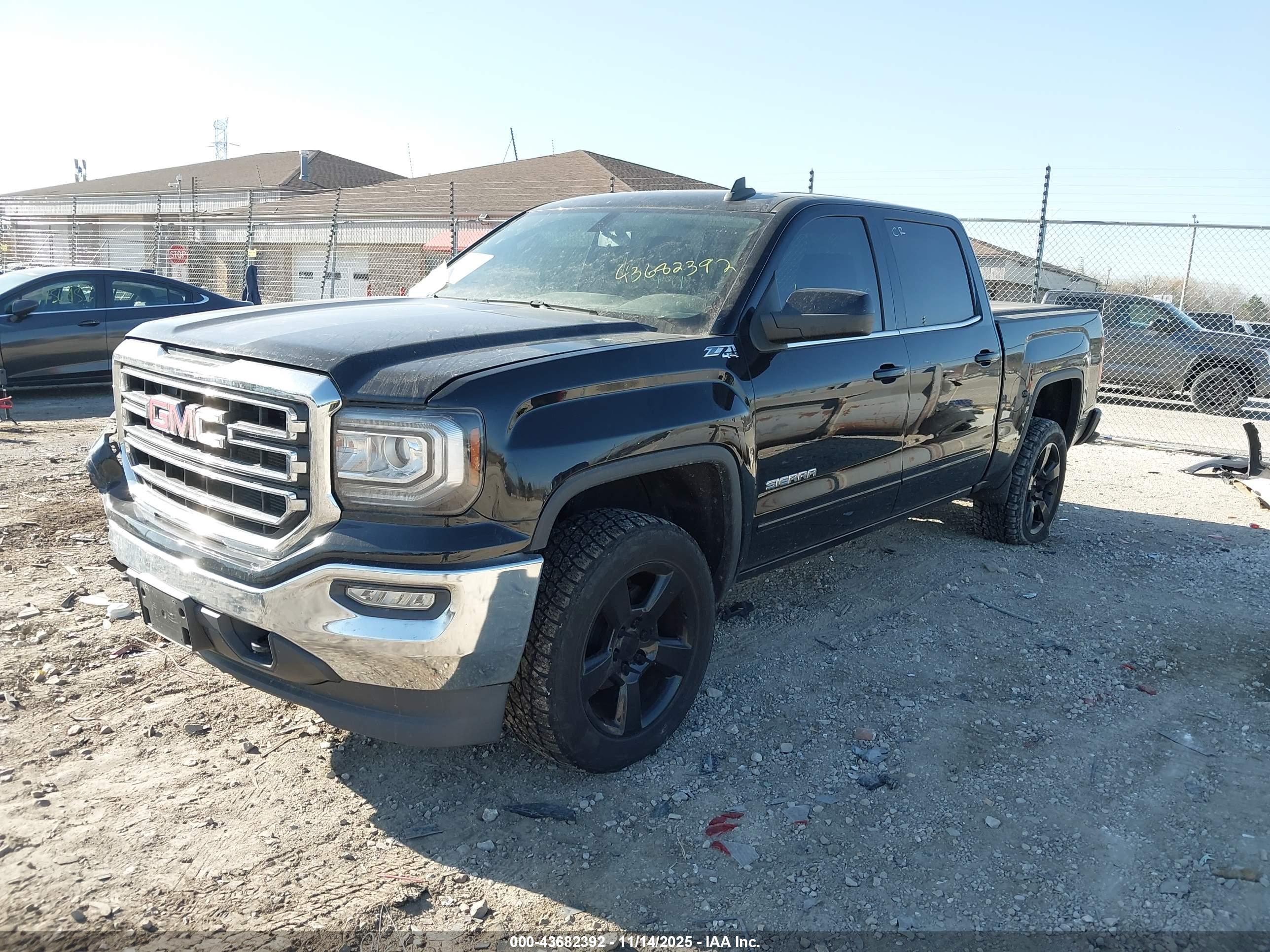 GMC SIERRA image 2