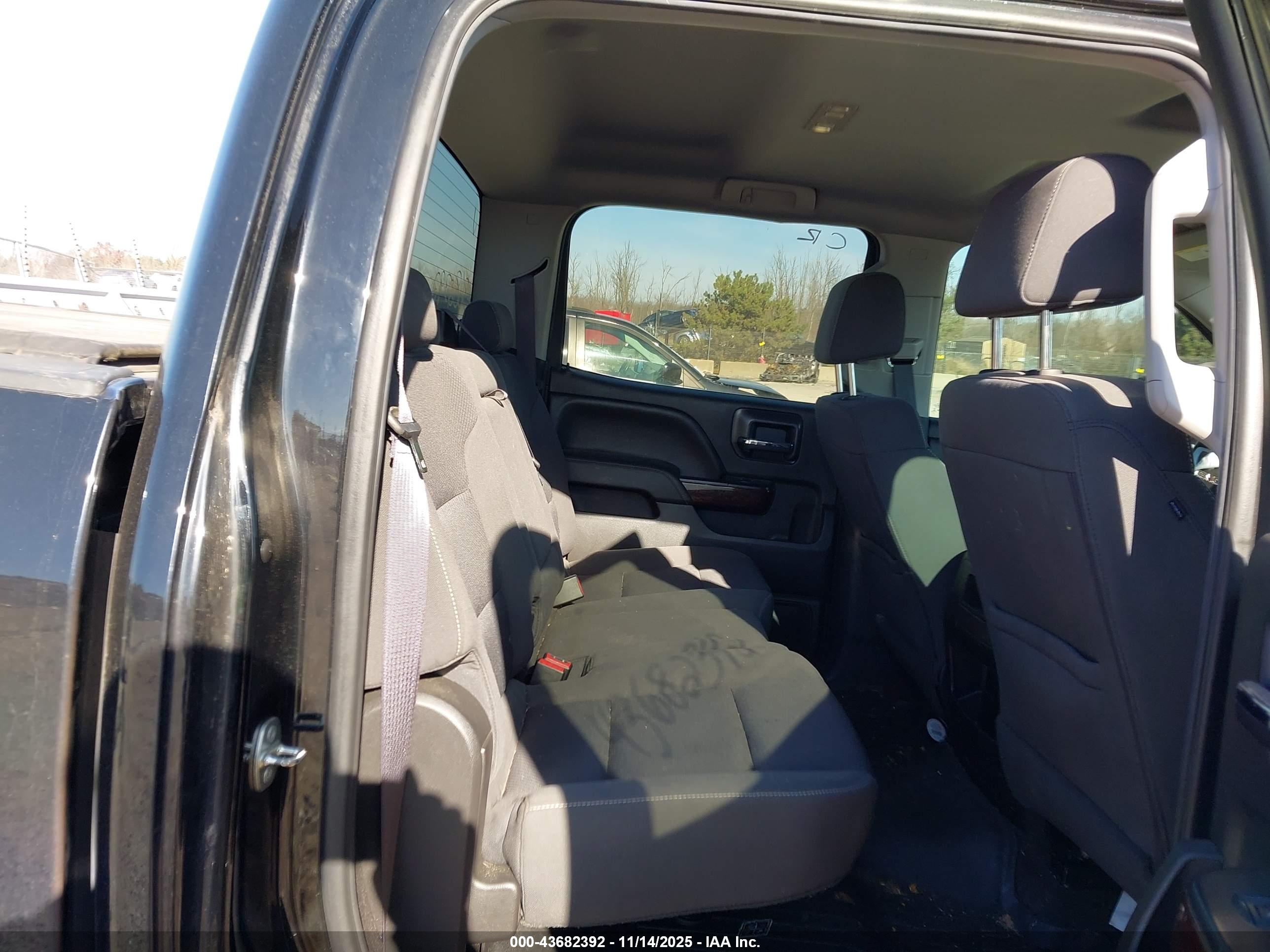 GMC SIERRA image 8