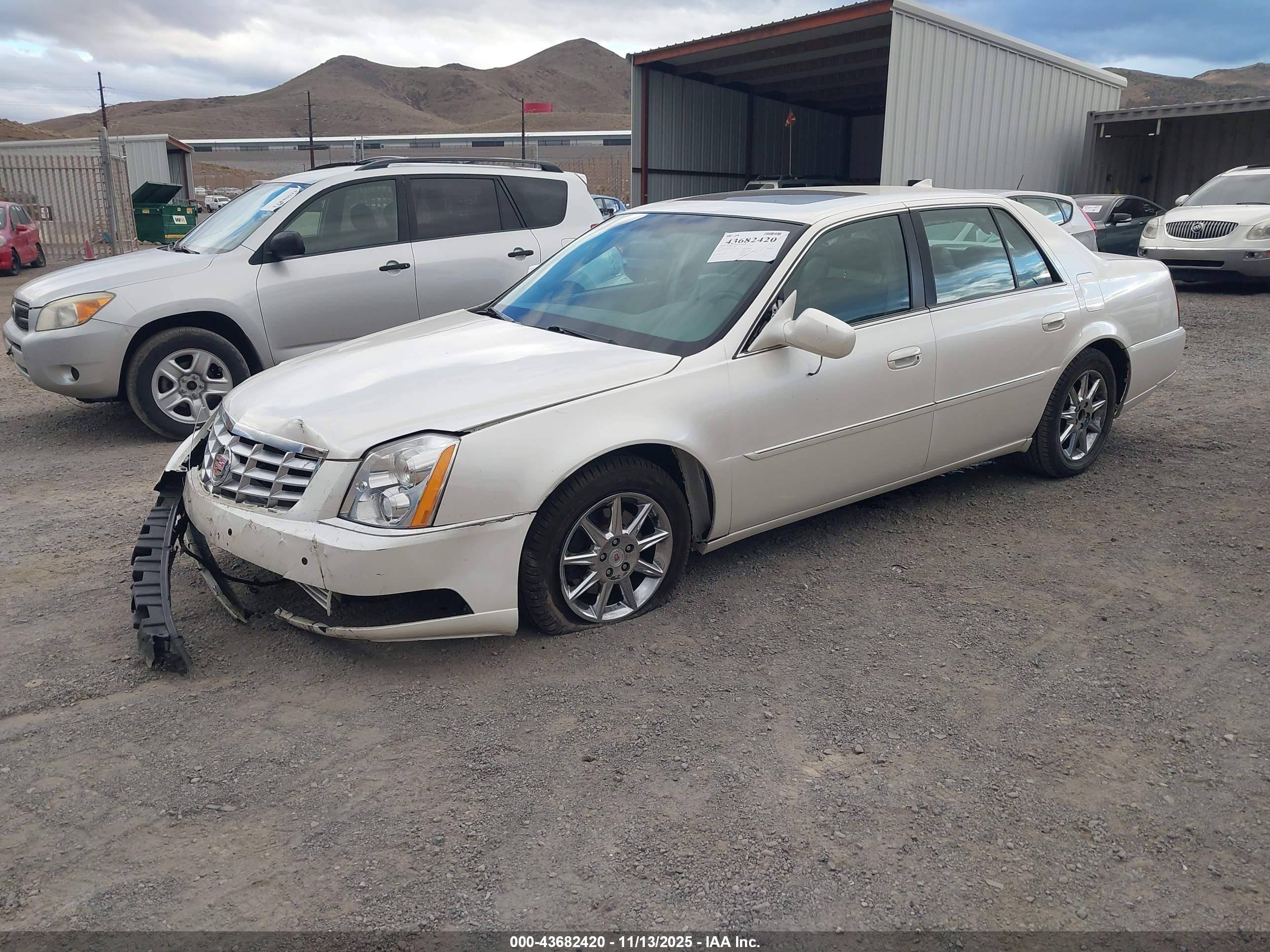 CADILLAC DTS image 2