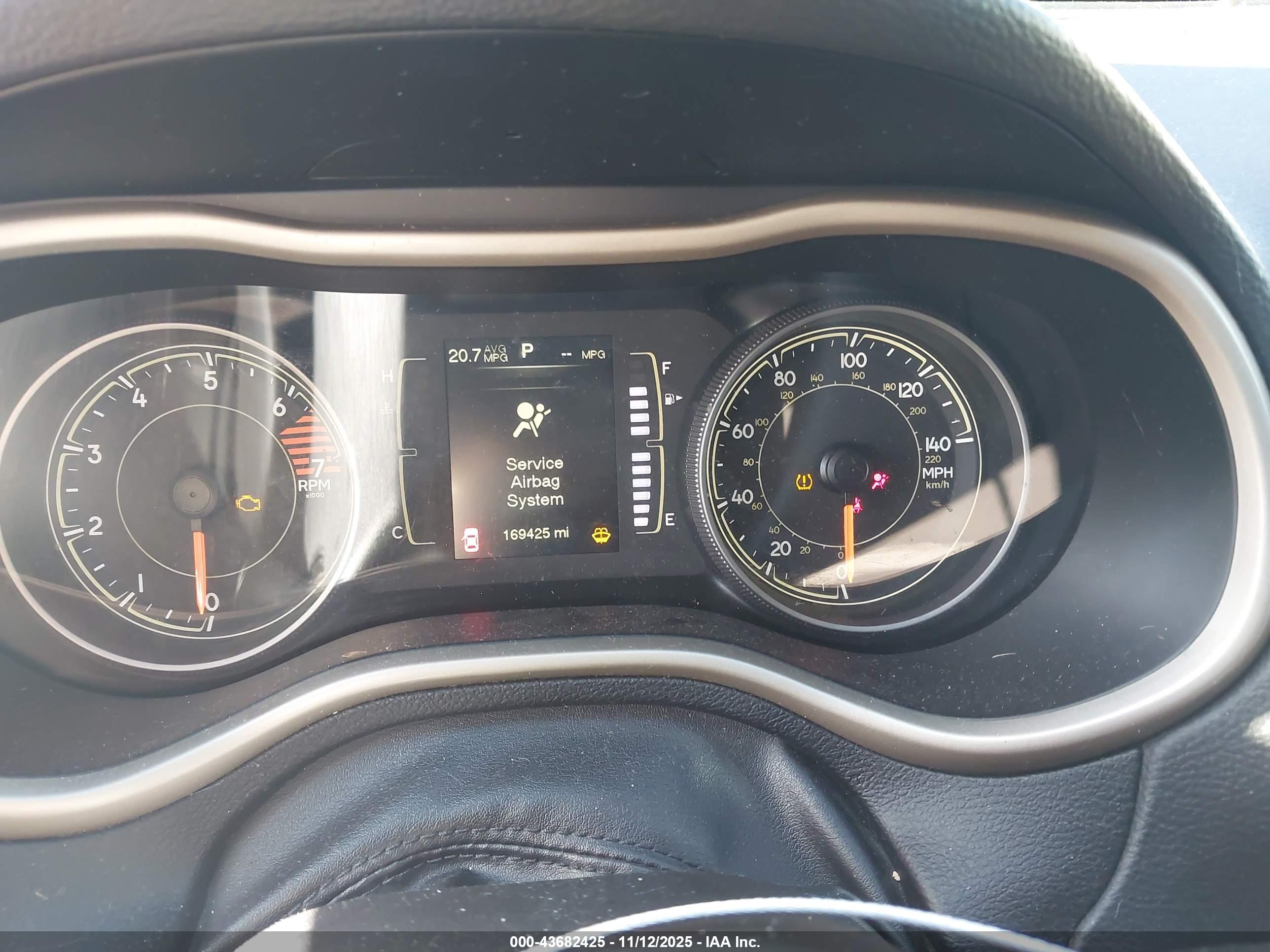 JEEP CHEROKEE image 7