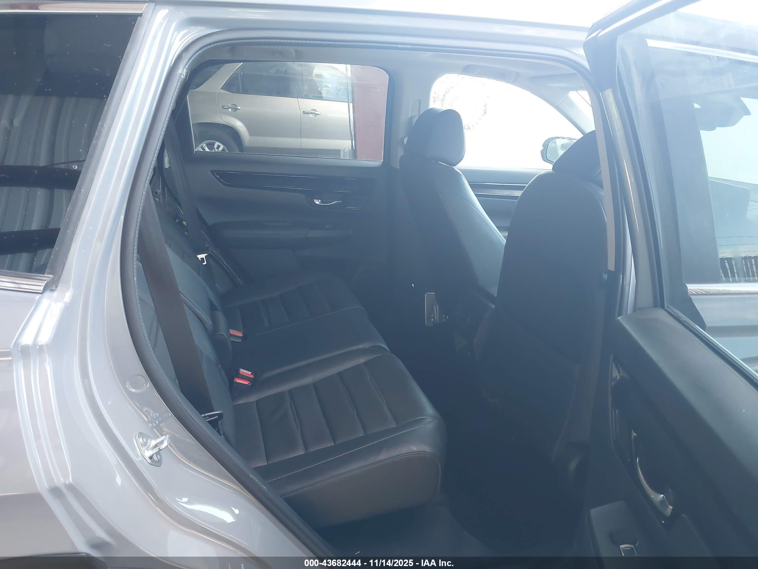 HONDA CR-V image 8