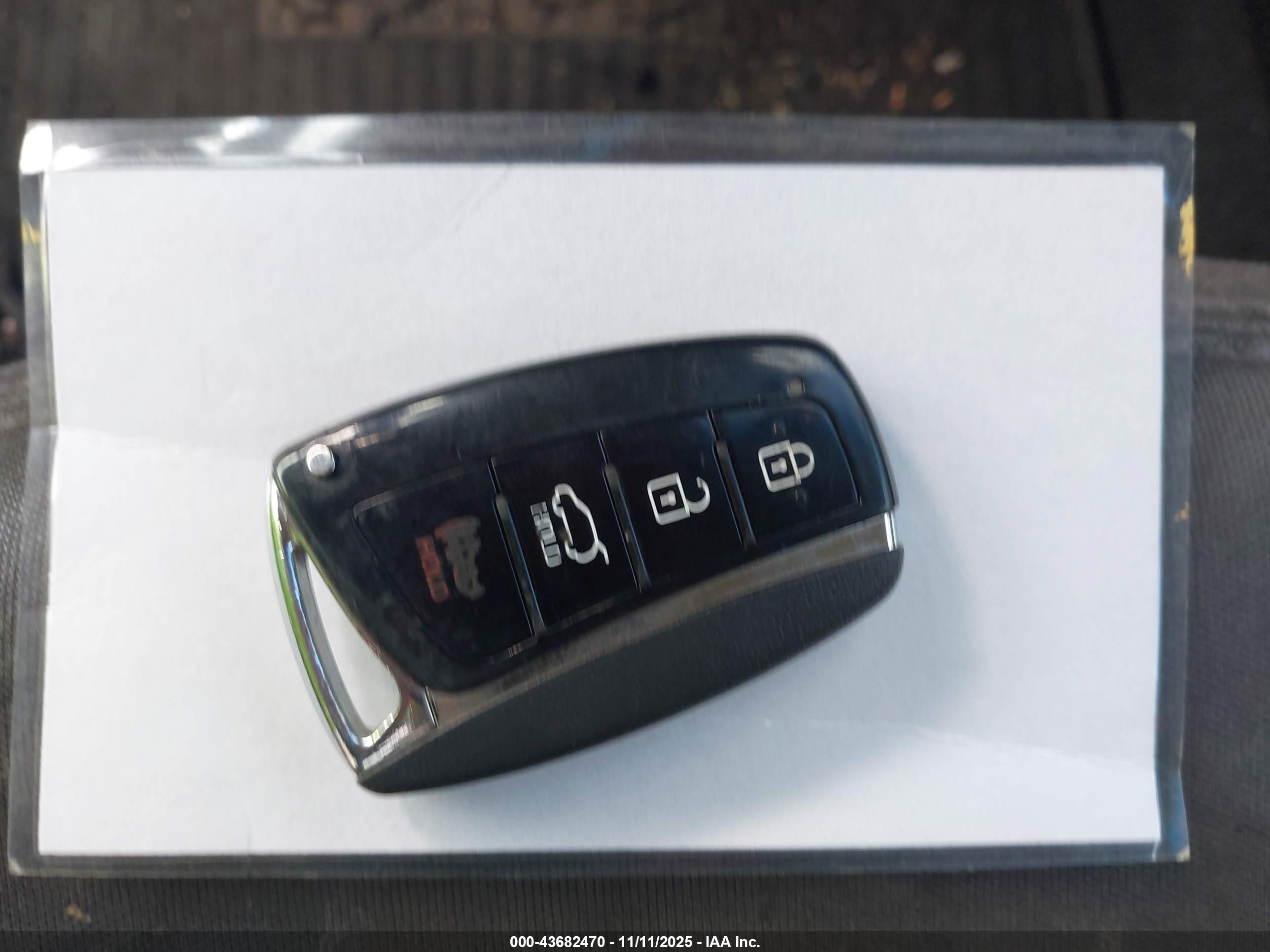 HYUNDAI ELANTRA image 11