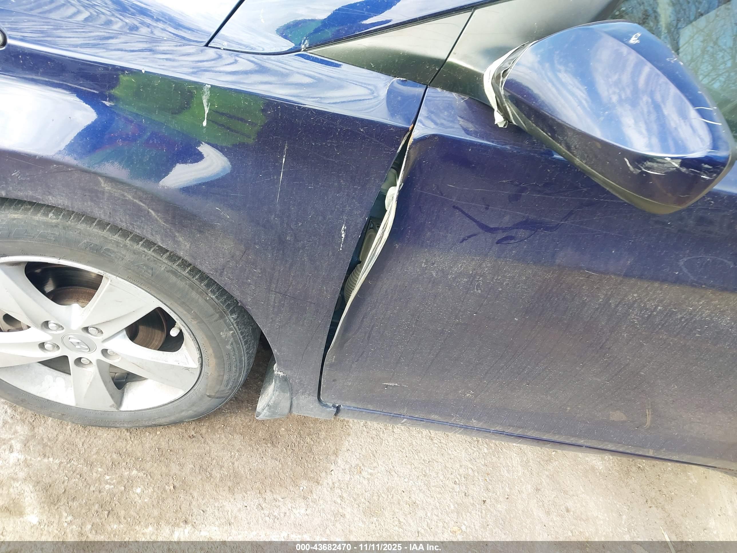 HYUNDAI ELANTRA image 6