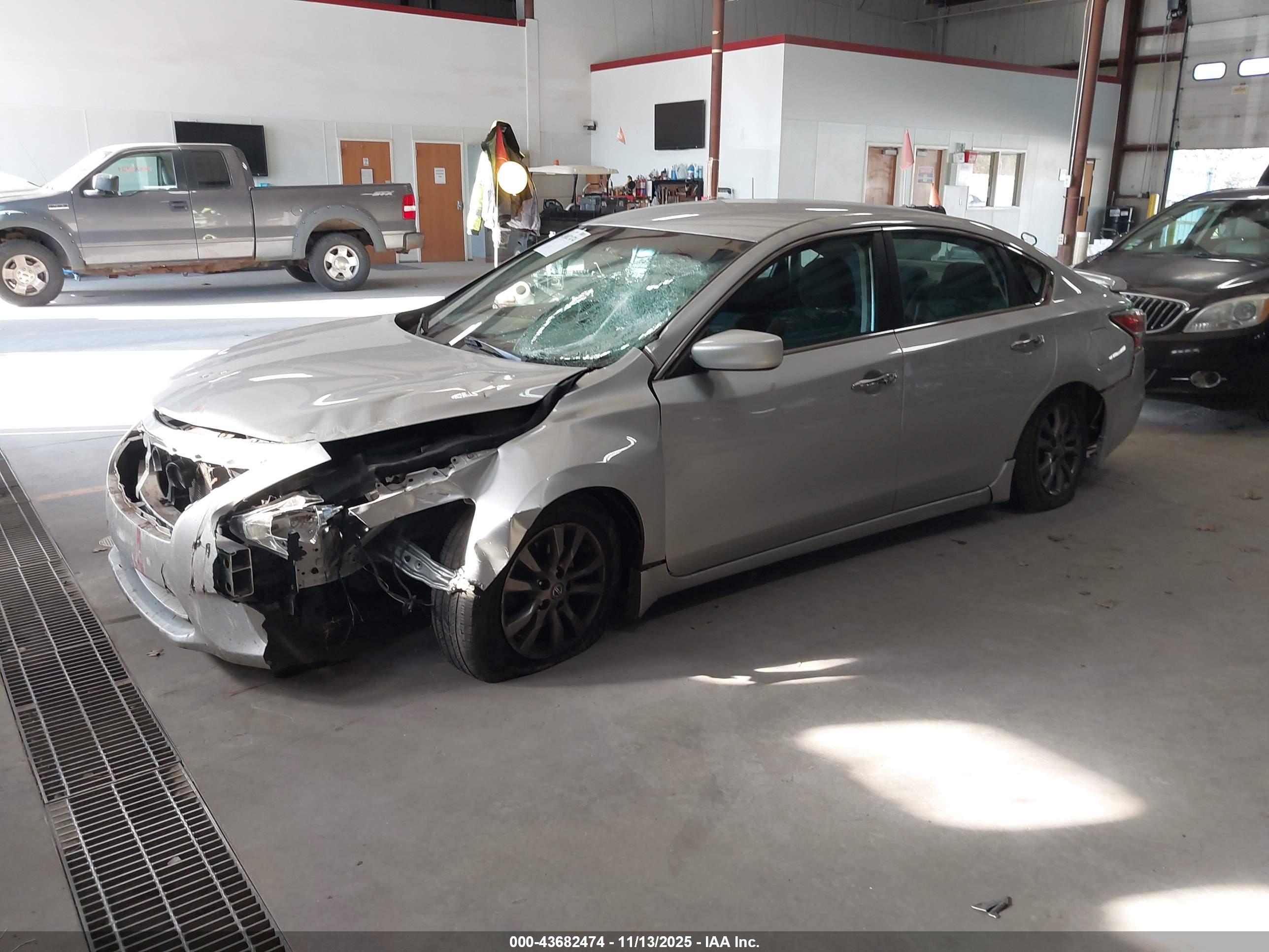 NISSAN ALTIMA image 2
