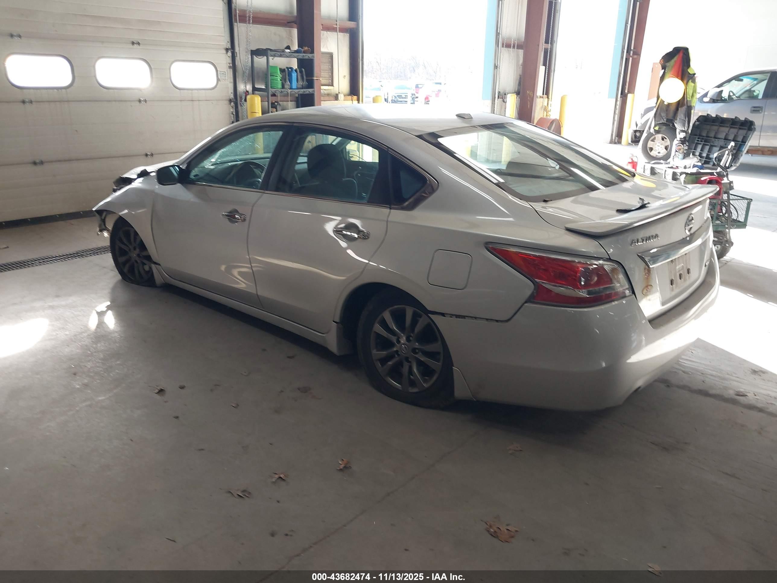 NISSAN ALTIMA image 3