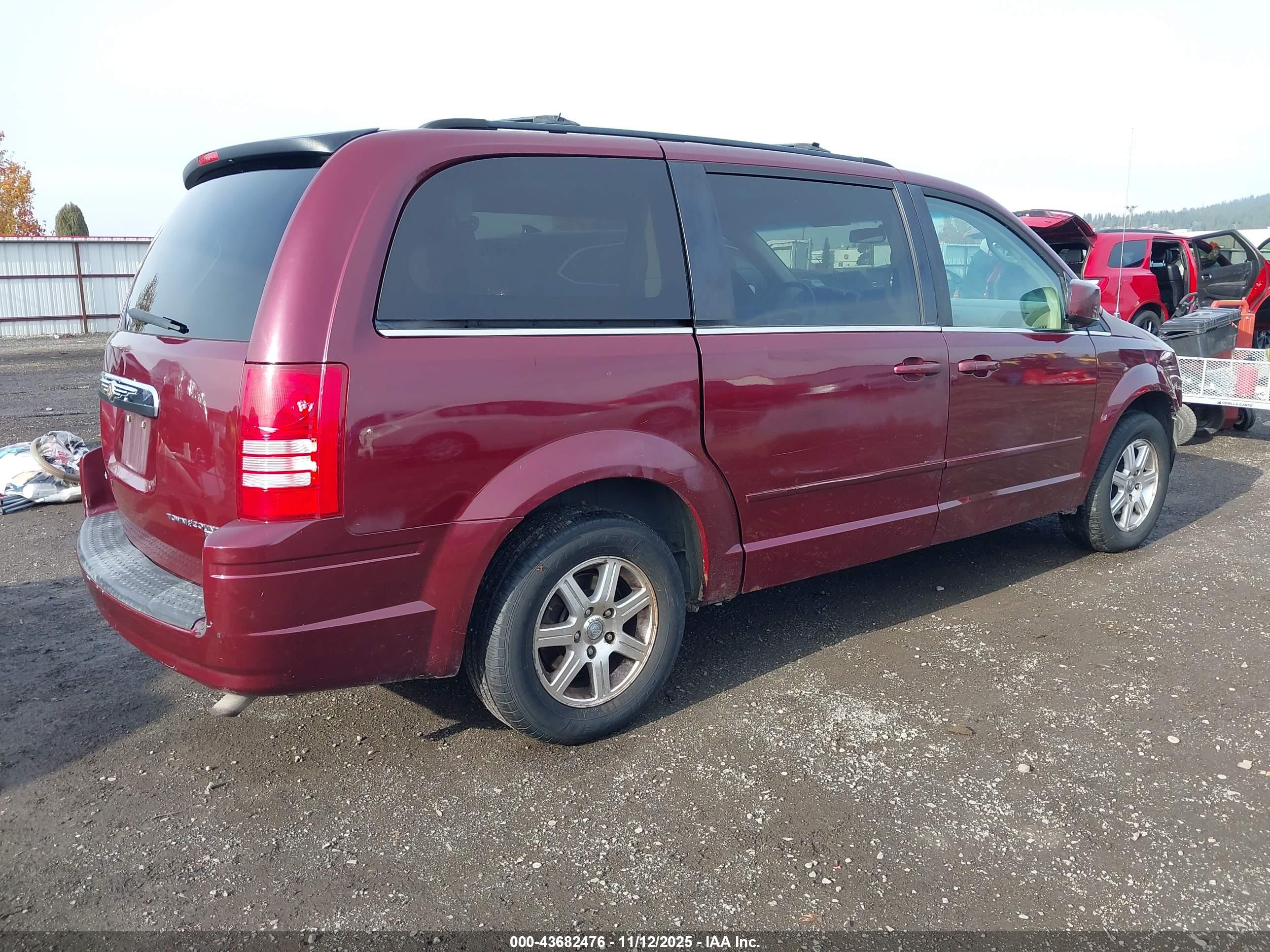 CHRYSLER TOWN image 4